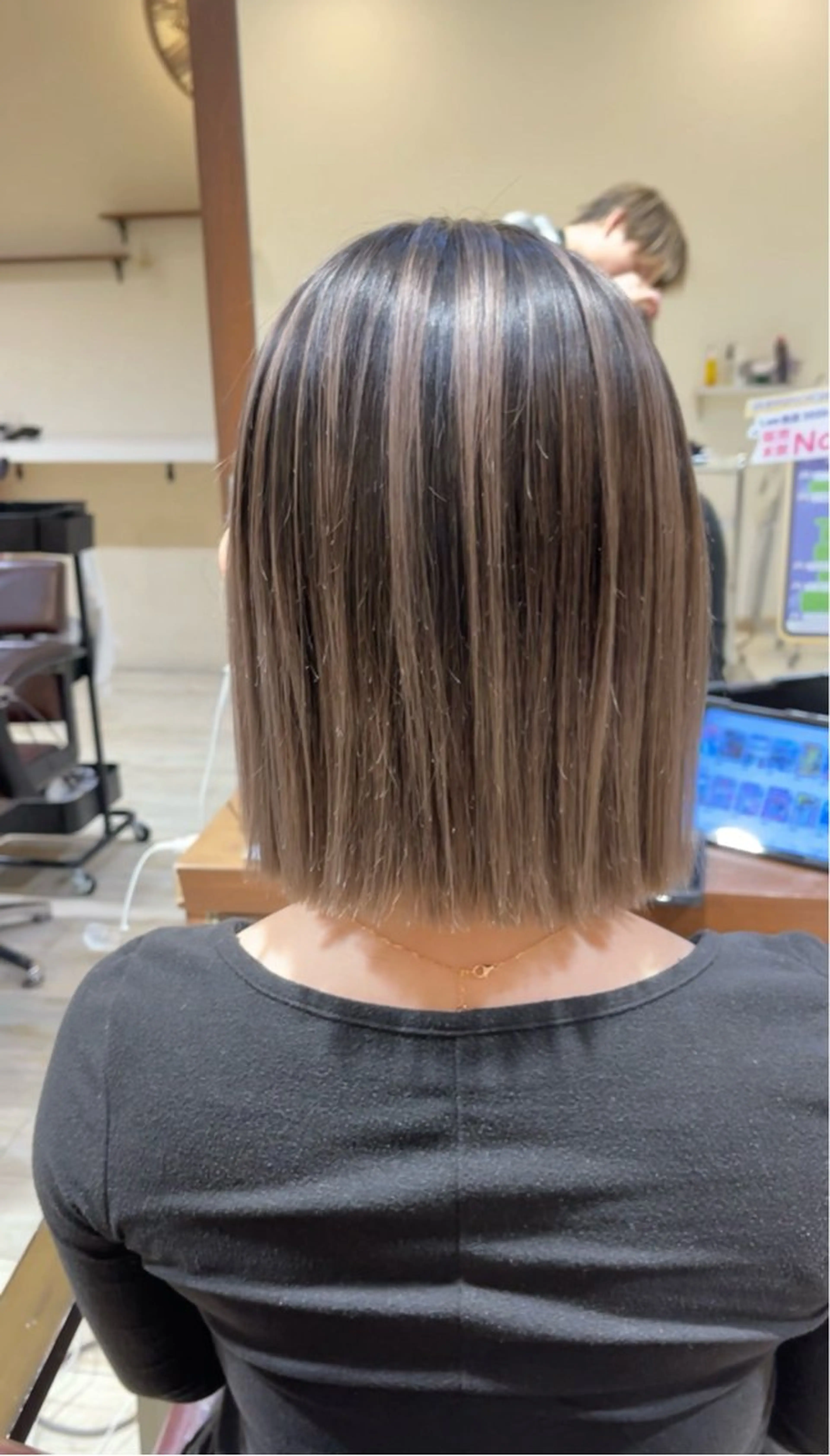 ミディアム カラー カット ヘアカラー トリートメント 海外レイヤー/ レイヤーカット/和田のヘアスタイル