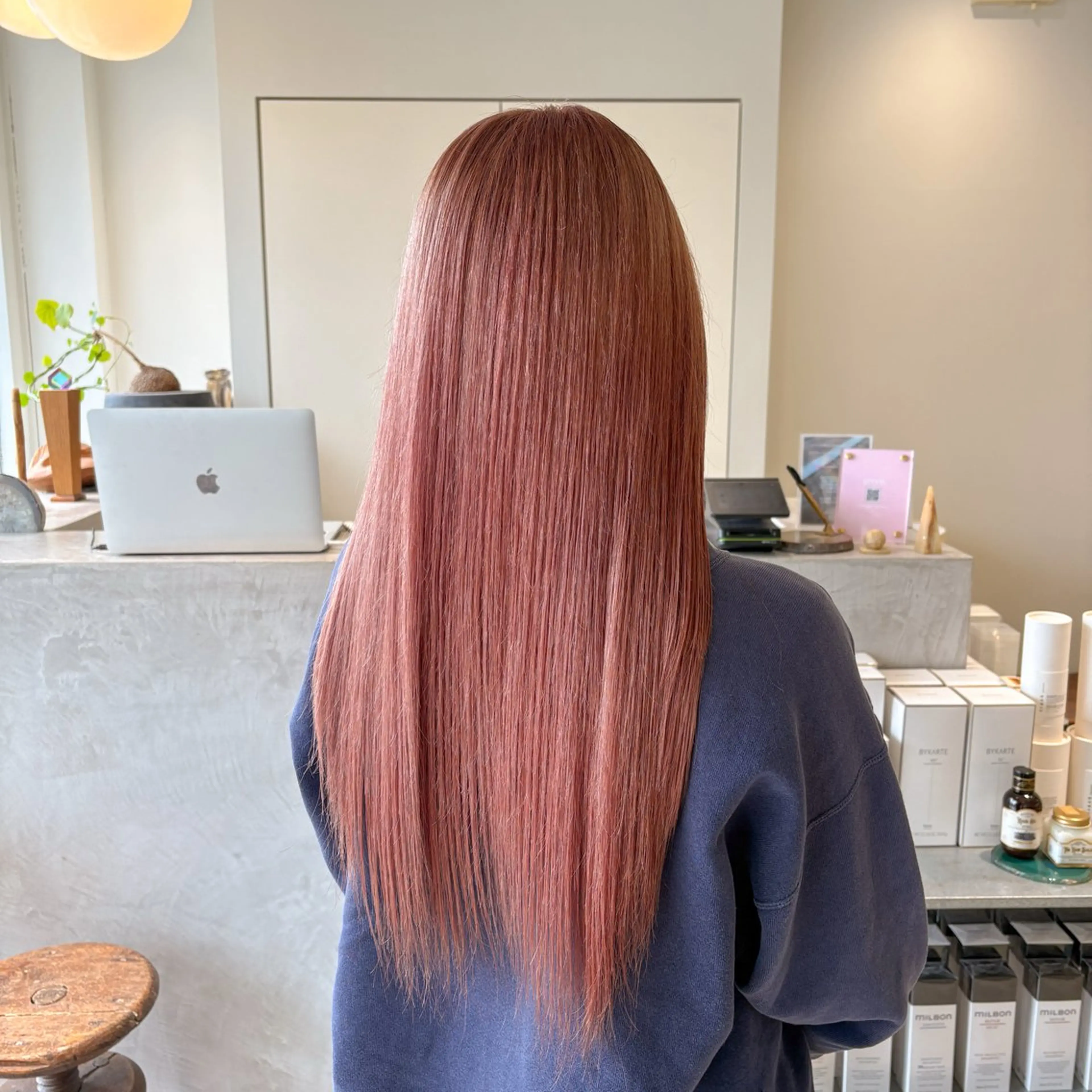 ロング カラー ベージュカラー ピンクカラー ピンクベージュ 安西 香利奈のヘアスタイル