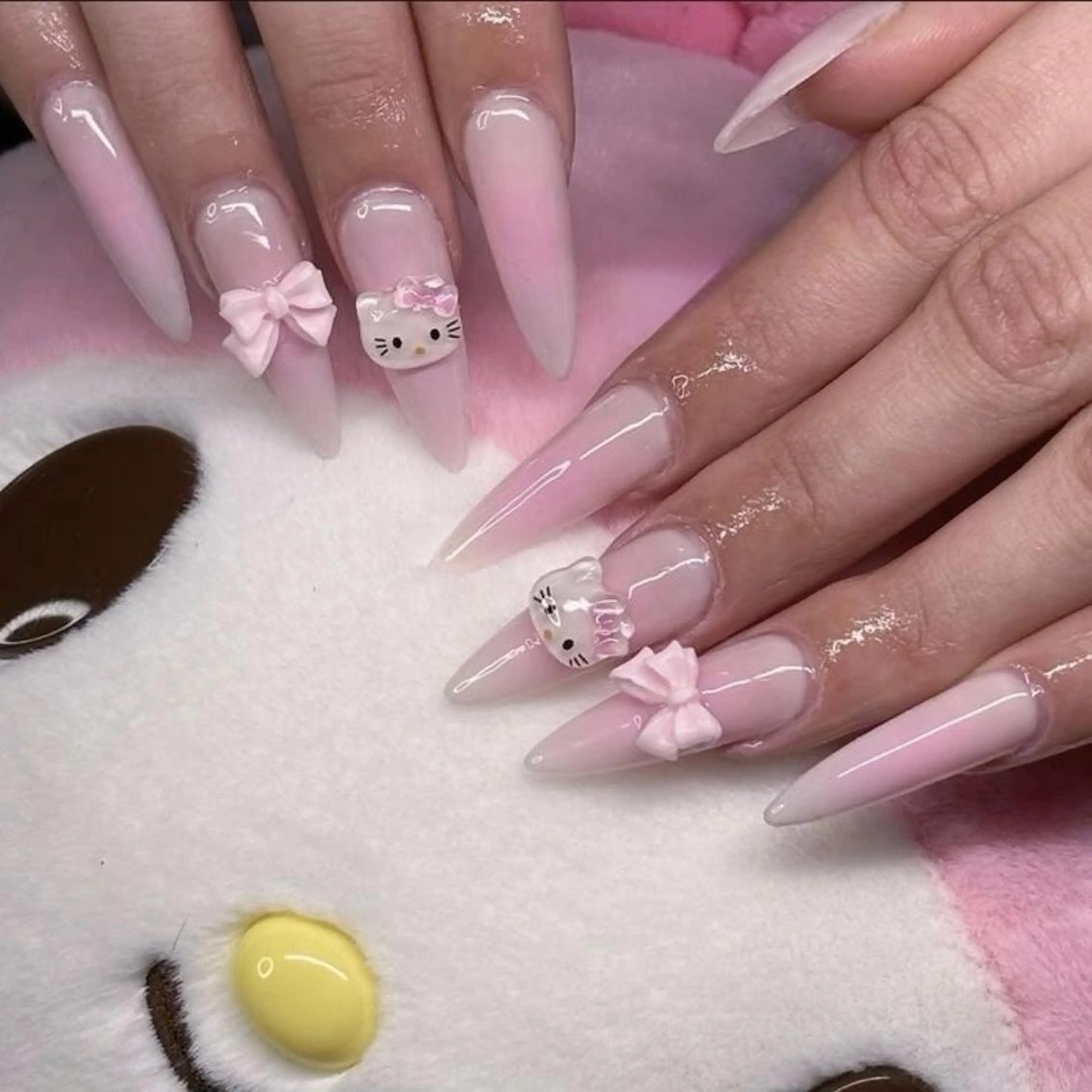 ネイル 長さ出し フレンチネイル グラデーション 卒業式 マグネットネイル ハンドネイル MIHANA SAKURAのネイルデザイン