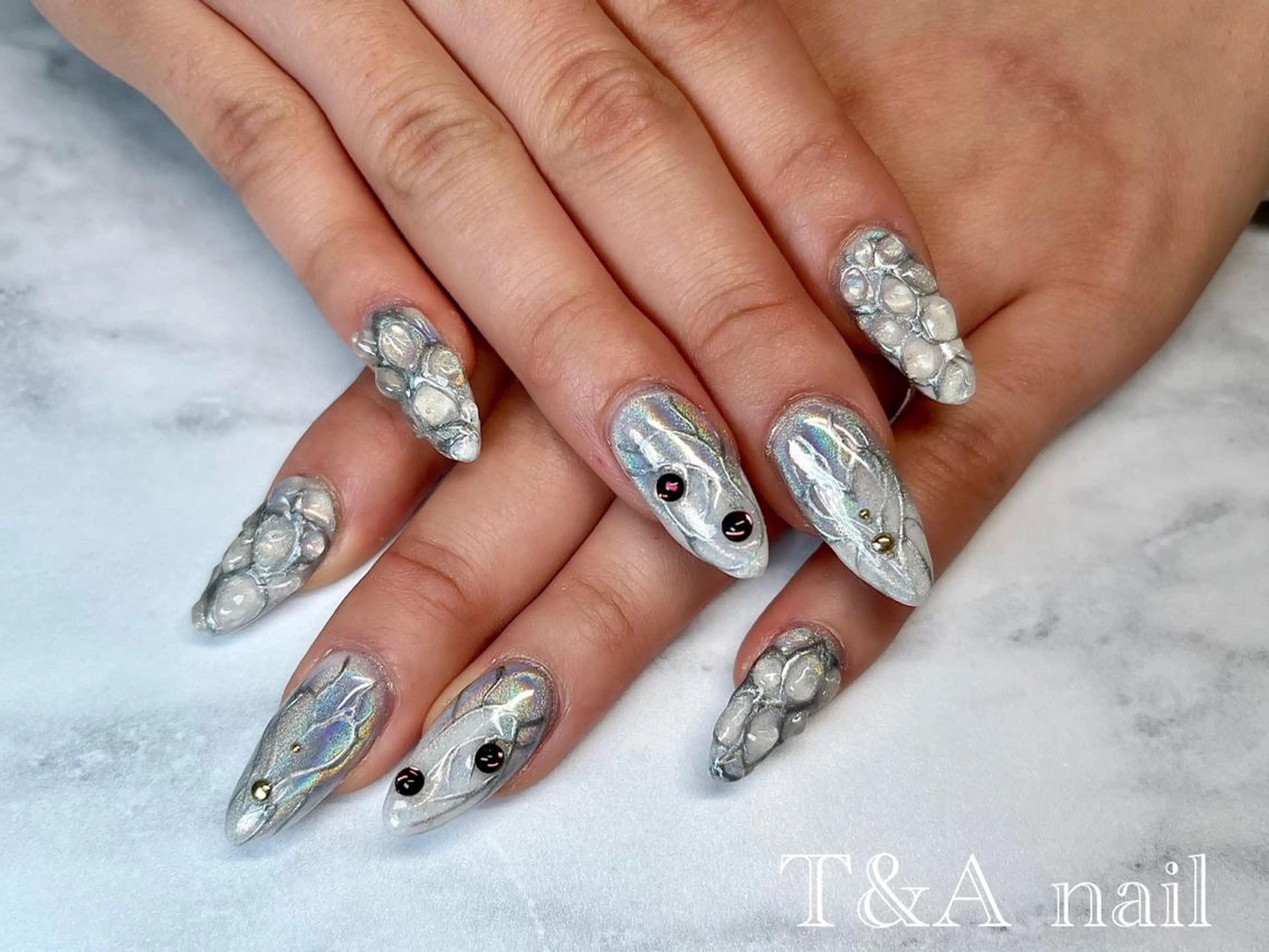 セミロング ネイル 長さ出し ジェルネイル ニュアンスネイル スカルプネイル シルバー T&A nailのネイルデザイン