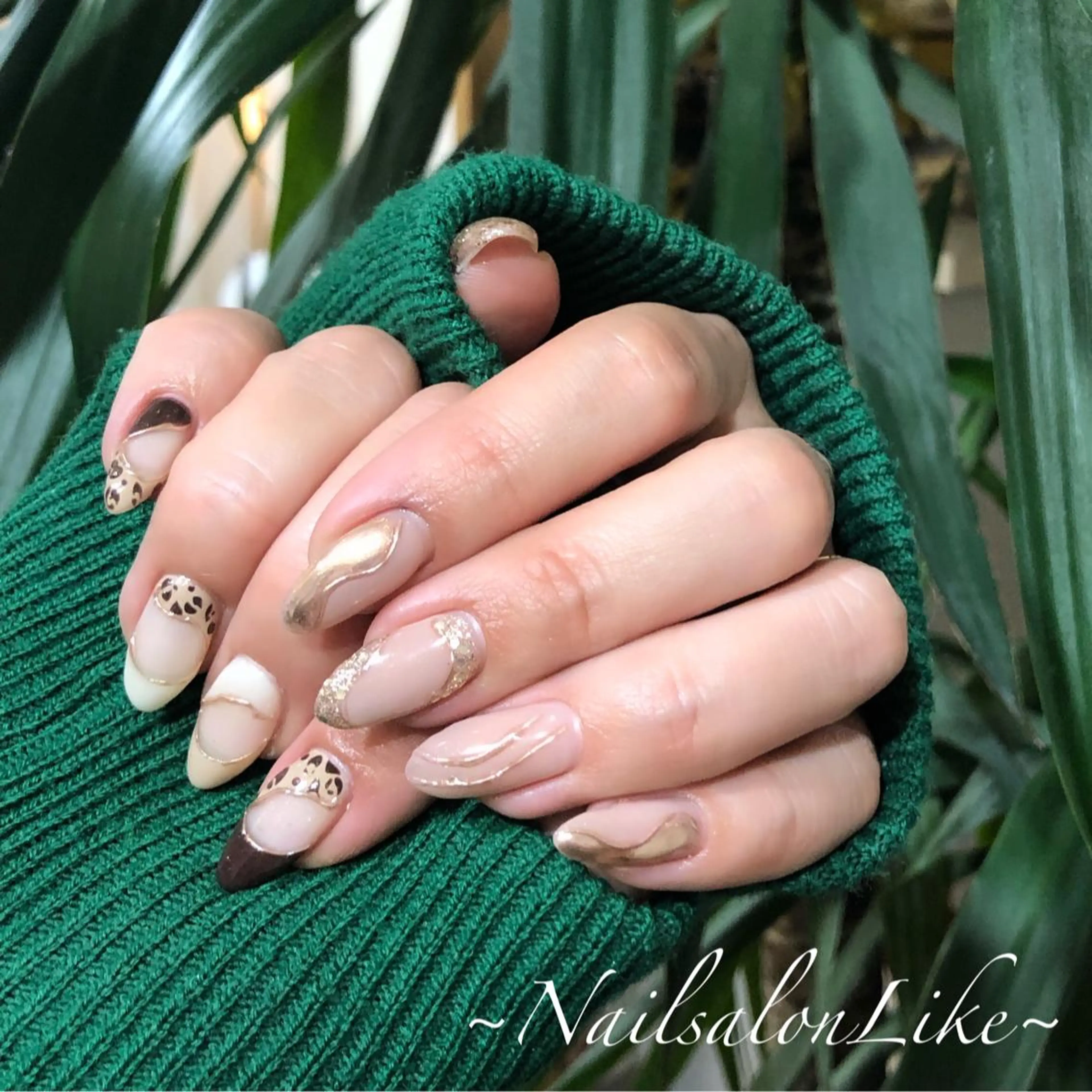 セミロング ネイル ミラーネイル Likeモデル 募集中のネイルデザイン