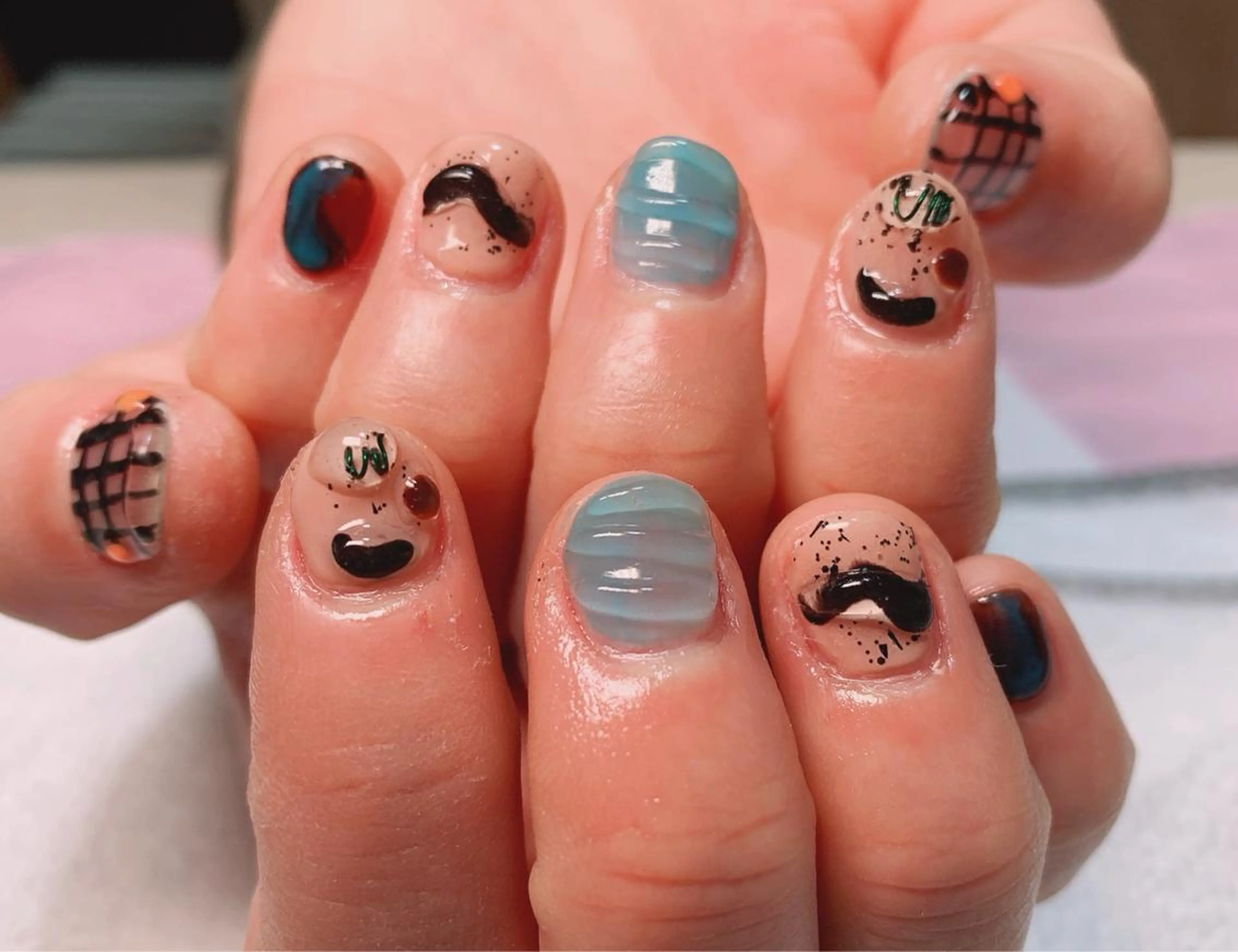 ネイル 持ち込み miu miuのネイルデザイン