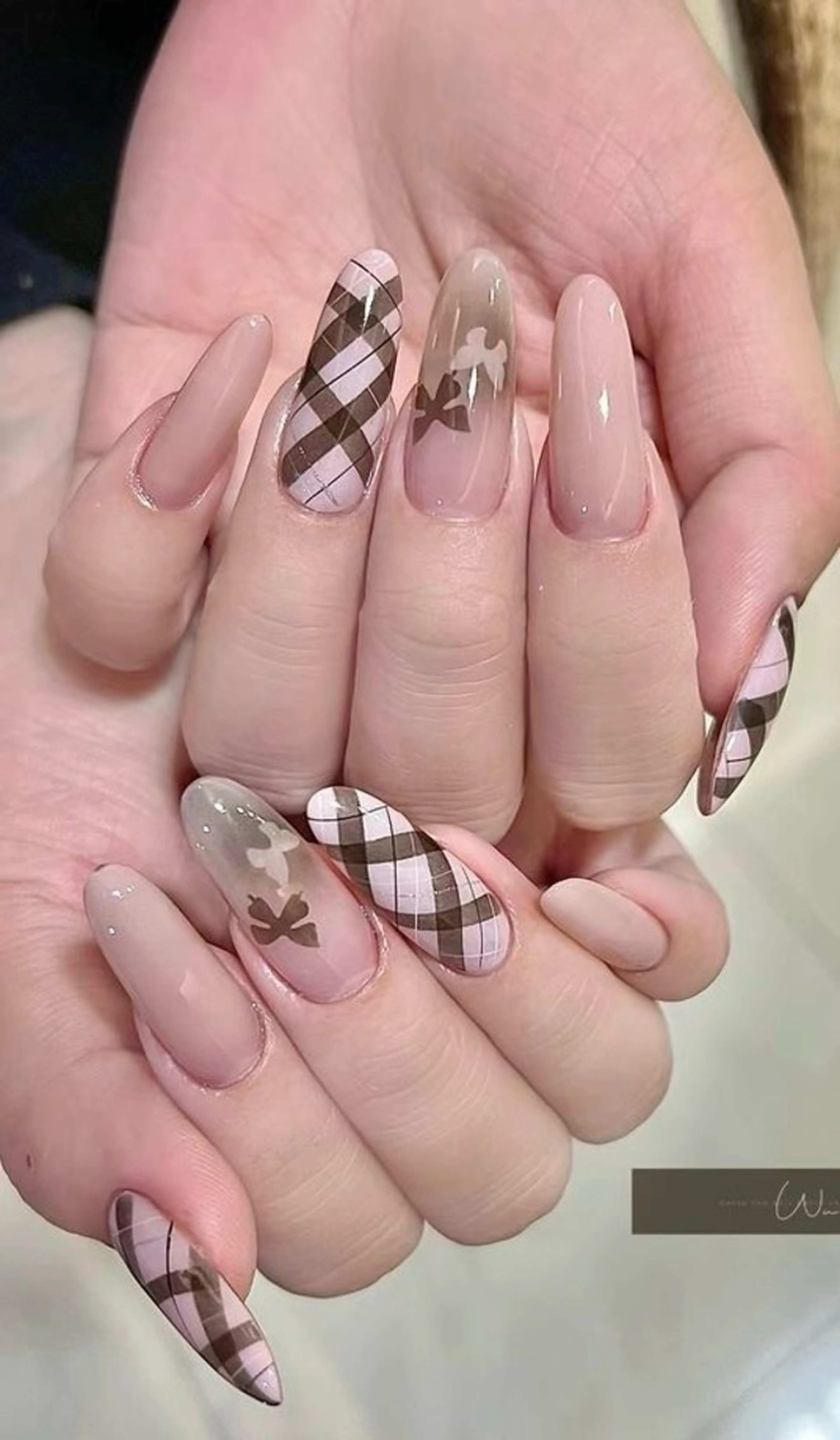 ネイル 長さ出し フレンチネイル 韓国ネイル 赤色 ネイルチップ ハンドネイル Lee Nailsのネイルデザイン