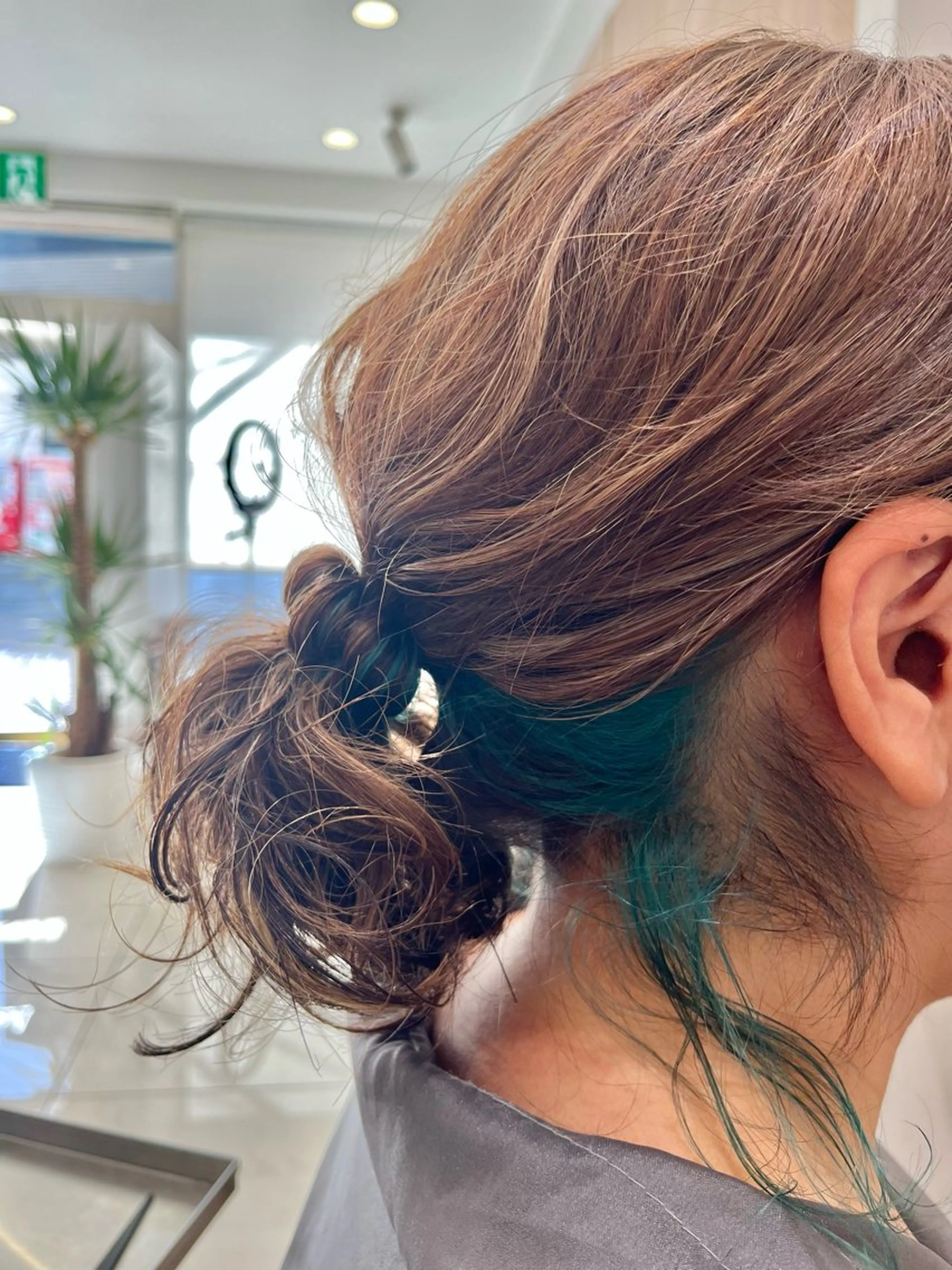 ミディアム カラー ヘアアレンジ 低ダメ高明度 低ダメ高明度ハイトンのヘアスタイル