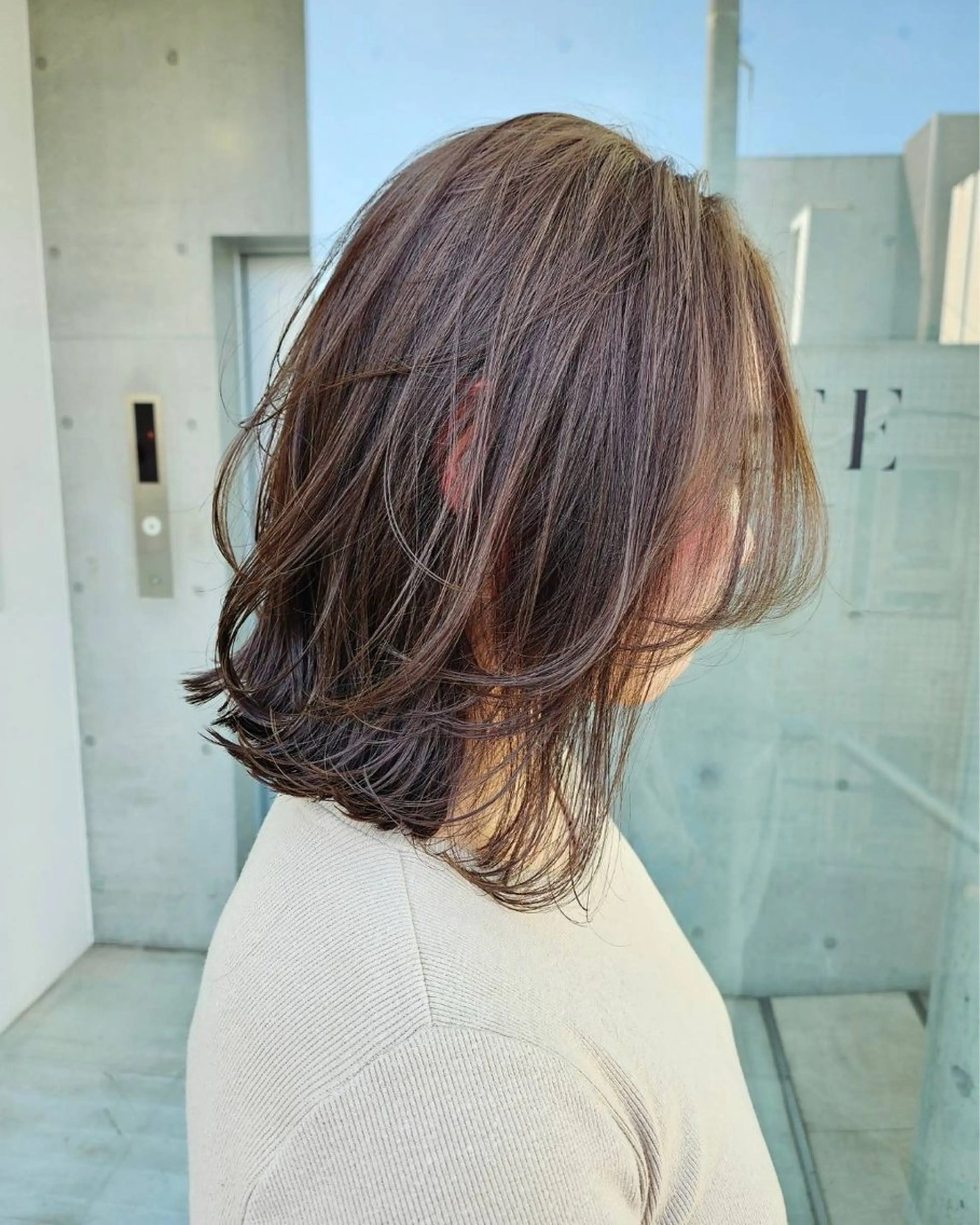 ミディアム カラー ベージュカラー ヘアカラー トリートメント 【銀座】艶髪/上品な カラー特化/涼/駅近のヘアスタイル