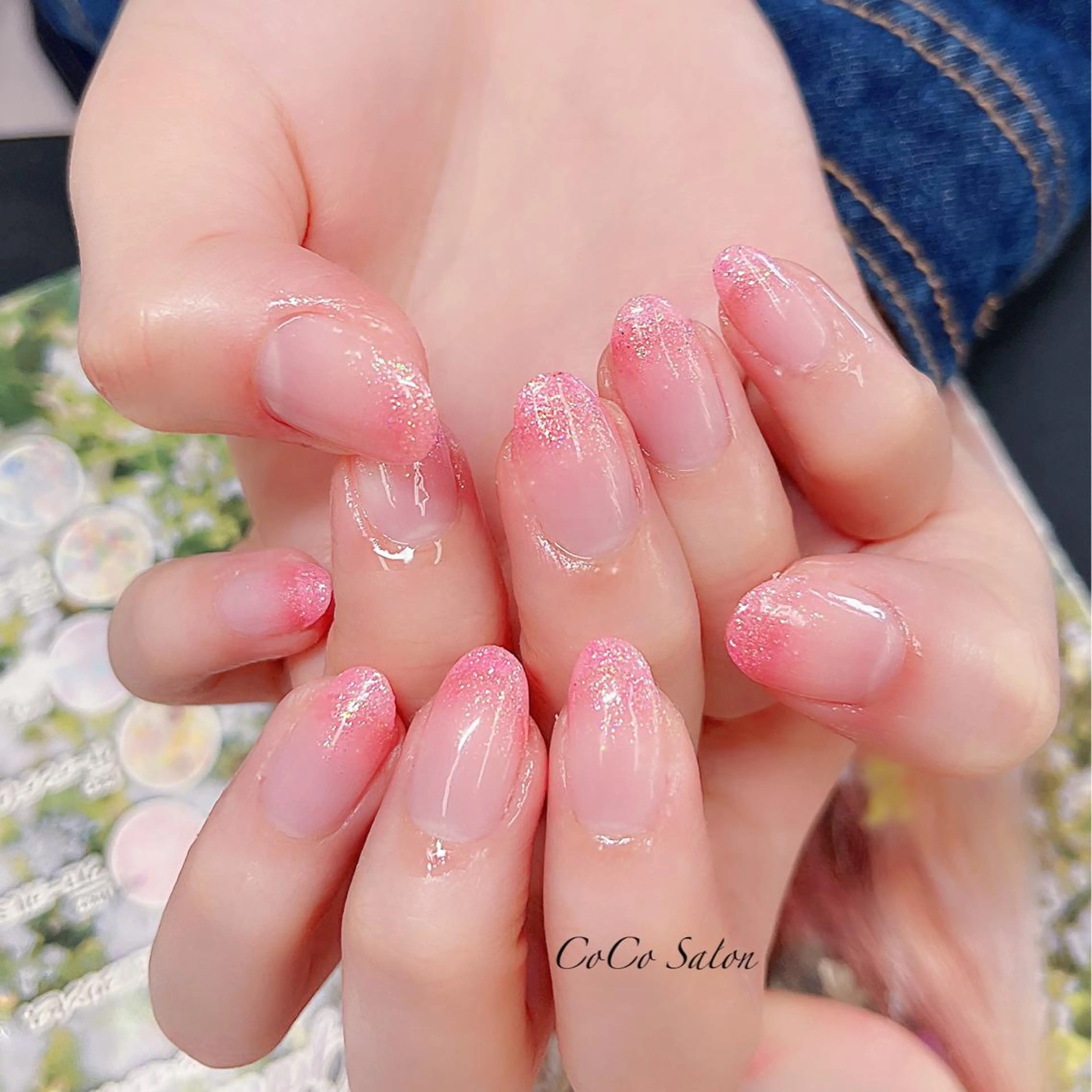 ネイル 長さ出し ジェルネイル グラデーション ラメ(グリッター) オフィスネイル CoCoSalon ネイル/まつ毛予約のネイルデザイン