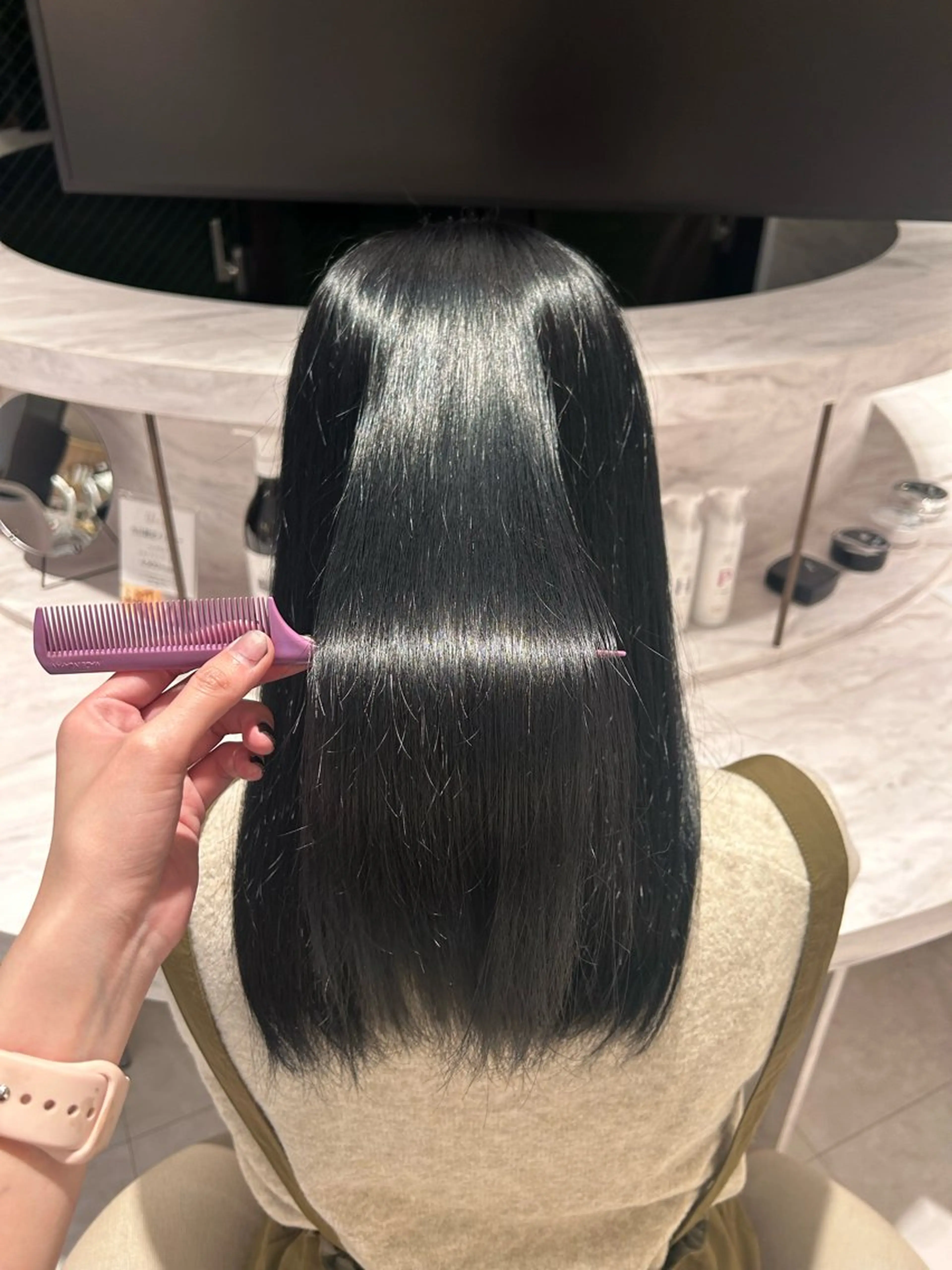 ロング ヘアカラー 🩶kind虎井遥音 カットモデル募集🩶のヘアスタイル