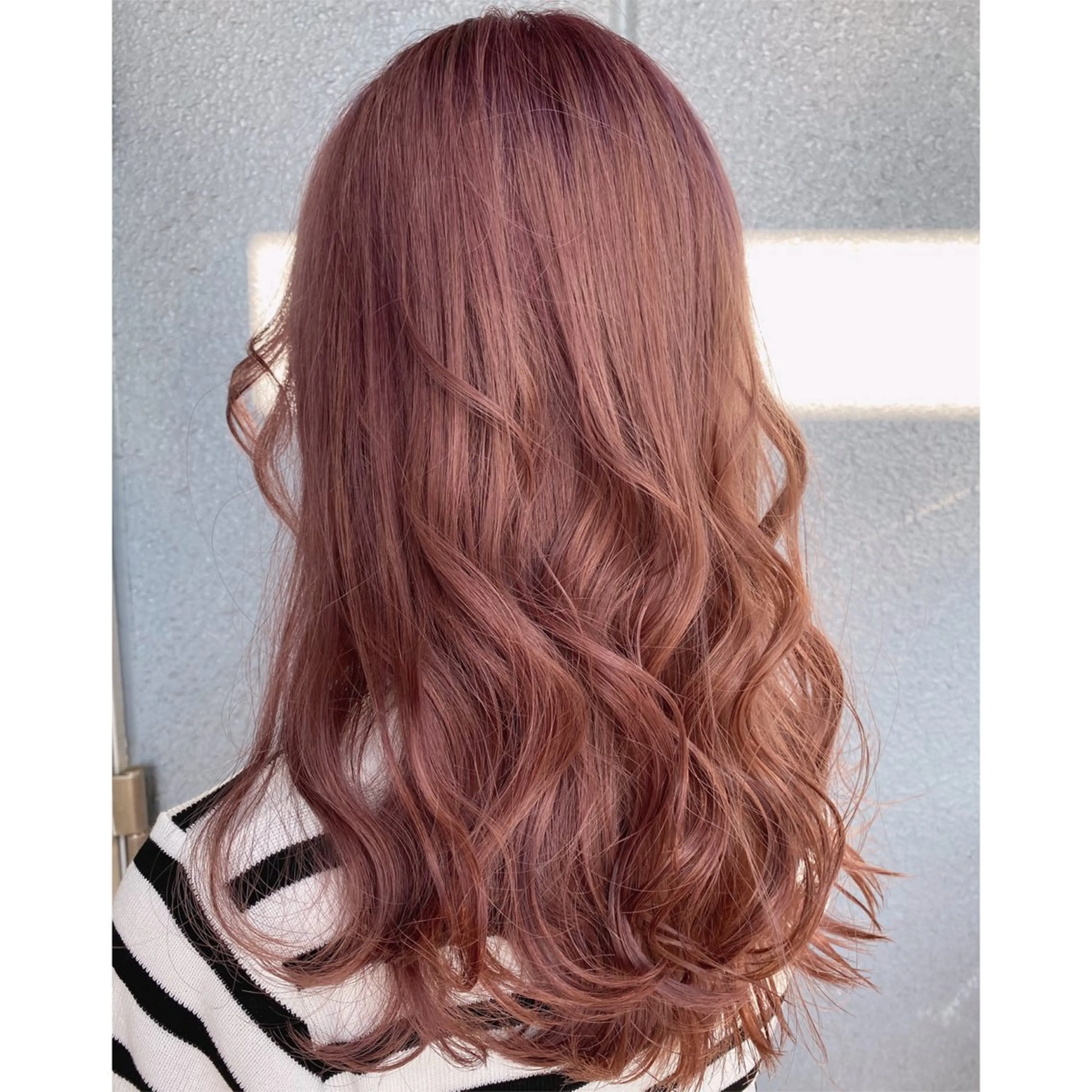 ロング パープルカラー 艶•透明感カラー フィーシーのヘアスタイル