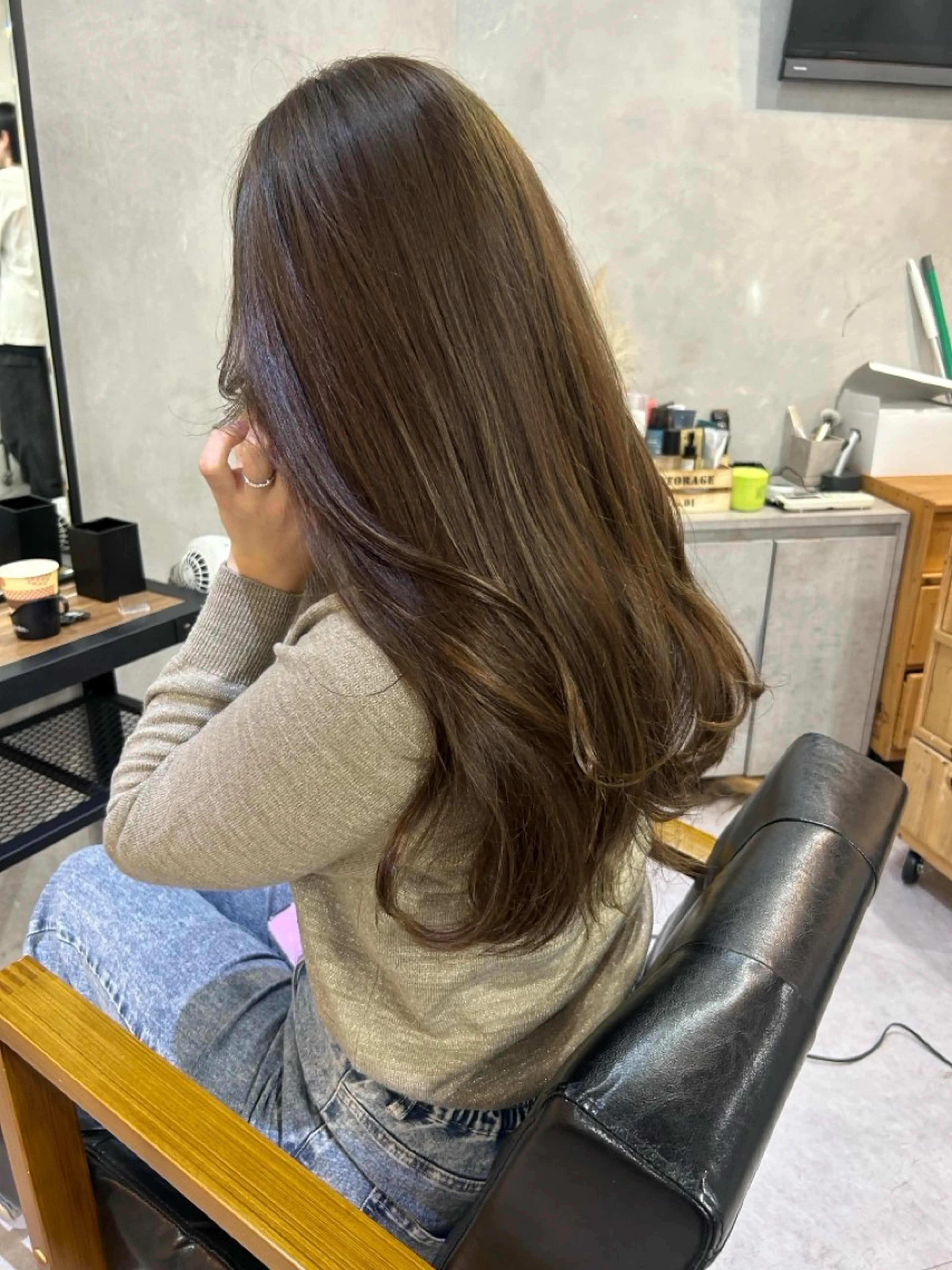 ロング カラー 🌈透明感カラー 韓国 ミライ🇰🇷のヘアスタイル