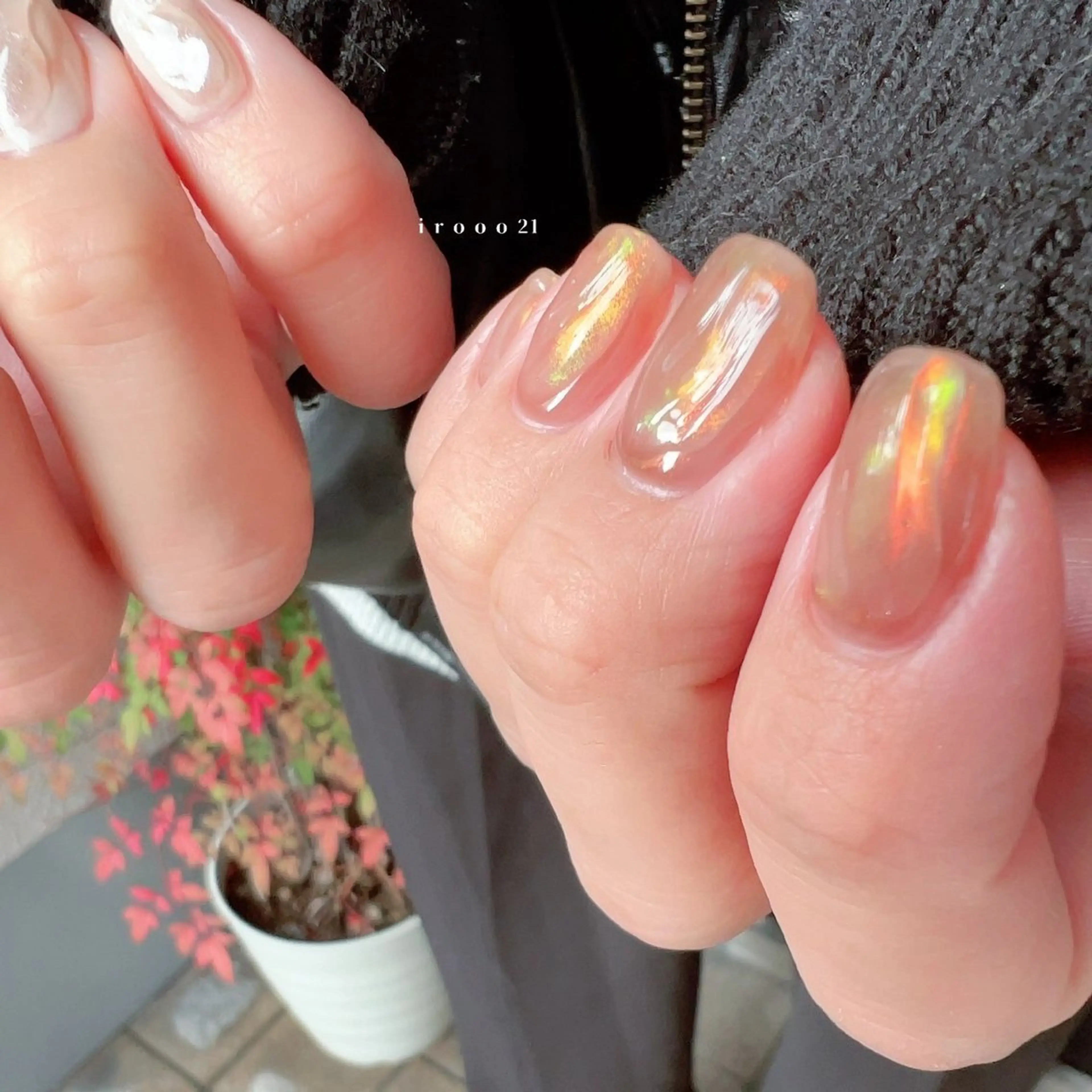 ネイル ブラウン 氷ネイル・うるうるネイル ニュアンスネイル ホワイト irooo 21のネイルデザイン
