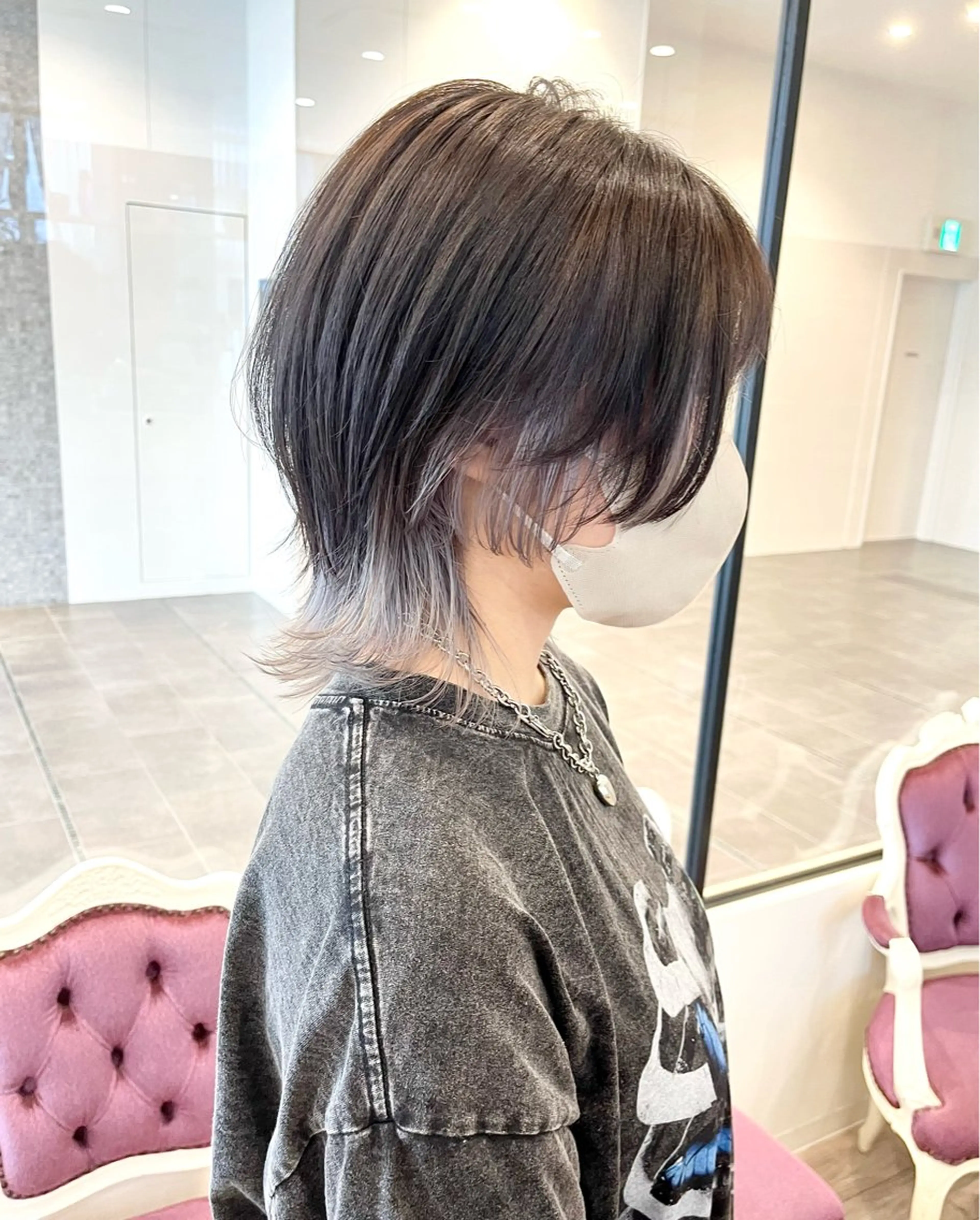 ショート 大阪ウルフカット 🐺デザインカラーのヘアスタイル