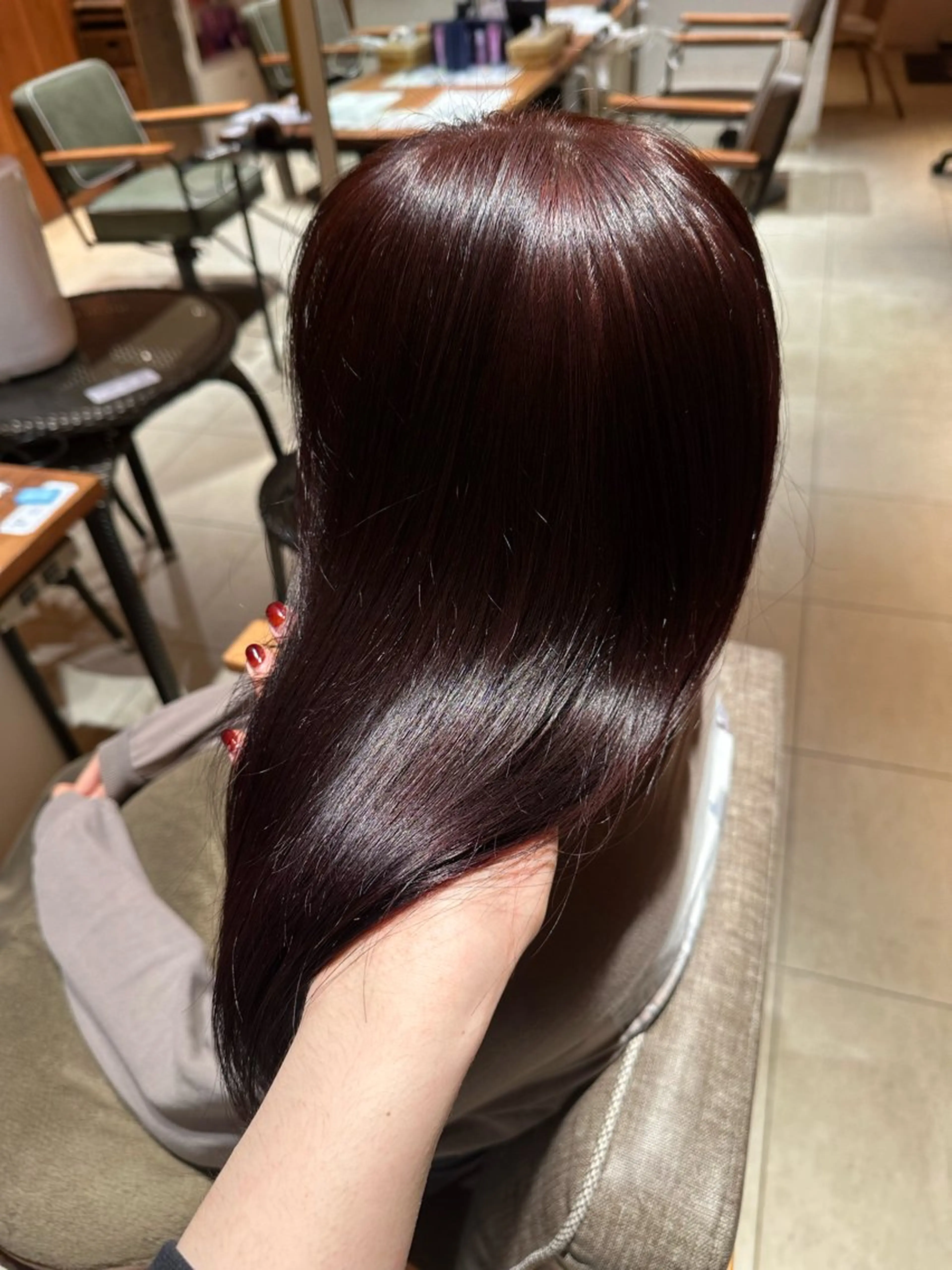 カラー ブリーチ ボルドーカラー ヘアカラー 為頭 りたのヘアスタイル