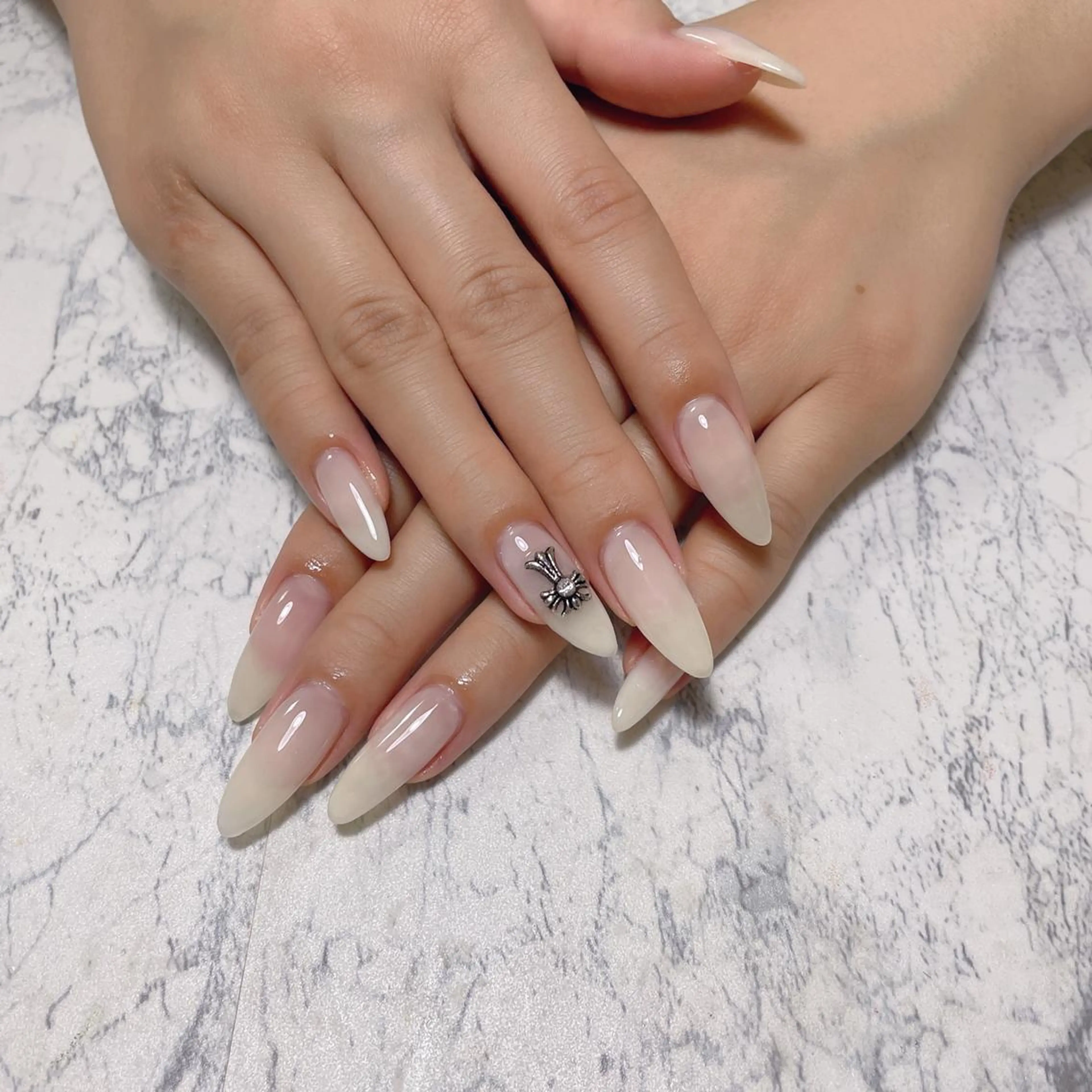 ネイル ハンドネイル ラッキー 玲奈のネイルデザイン