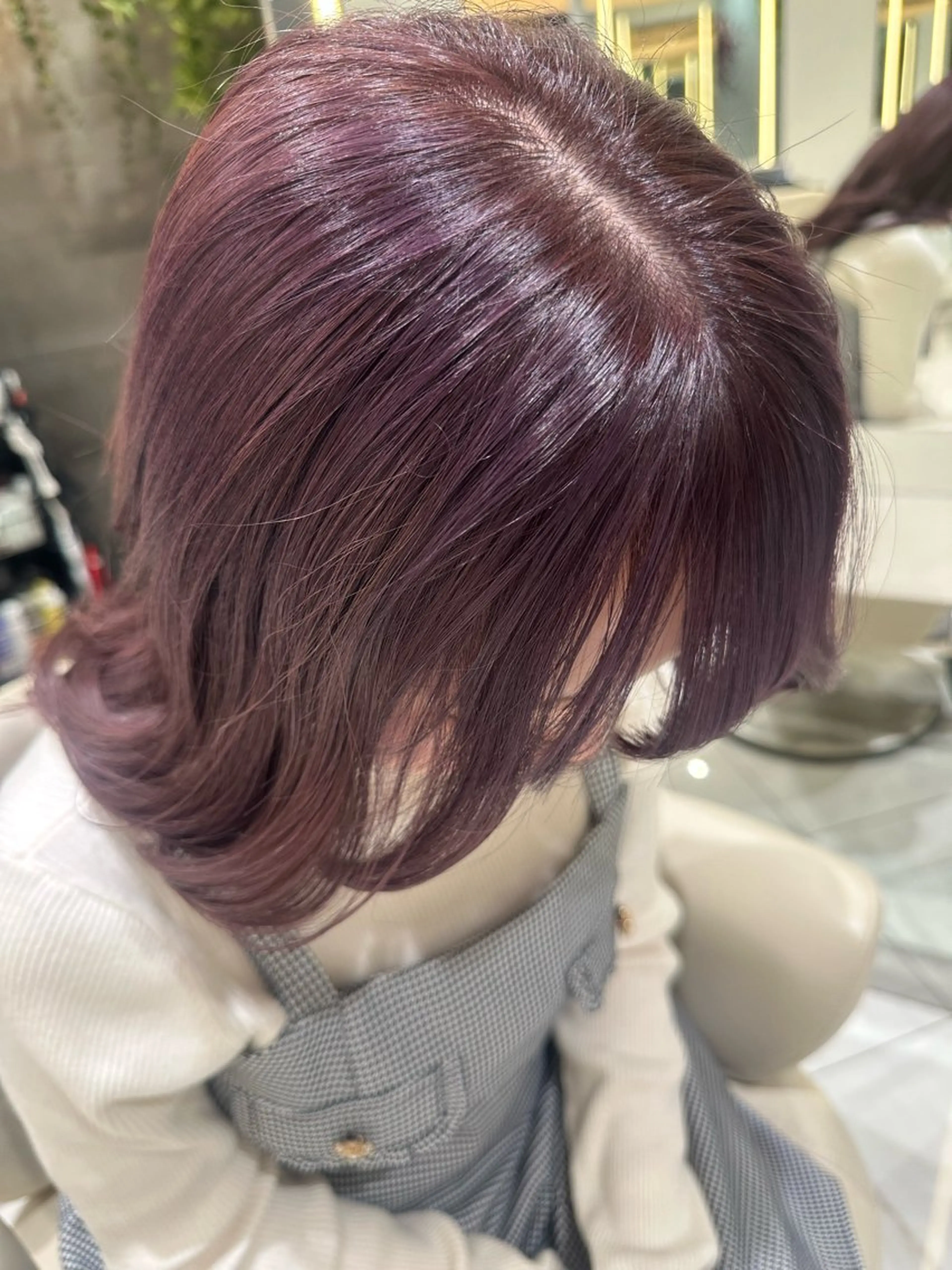 ミディアム カラー ブリーチ ラベンダーカラー ヘアカラー トリートメント 艶カラー/暖色 /縮毛/メンズヘアのヘアスタイル