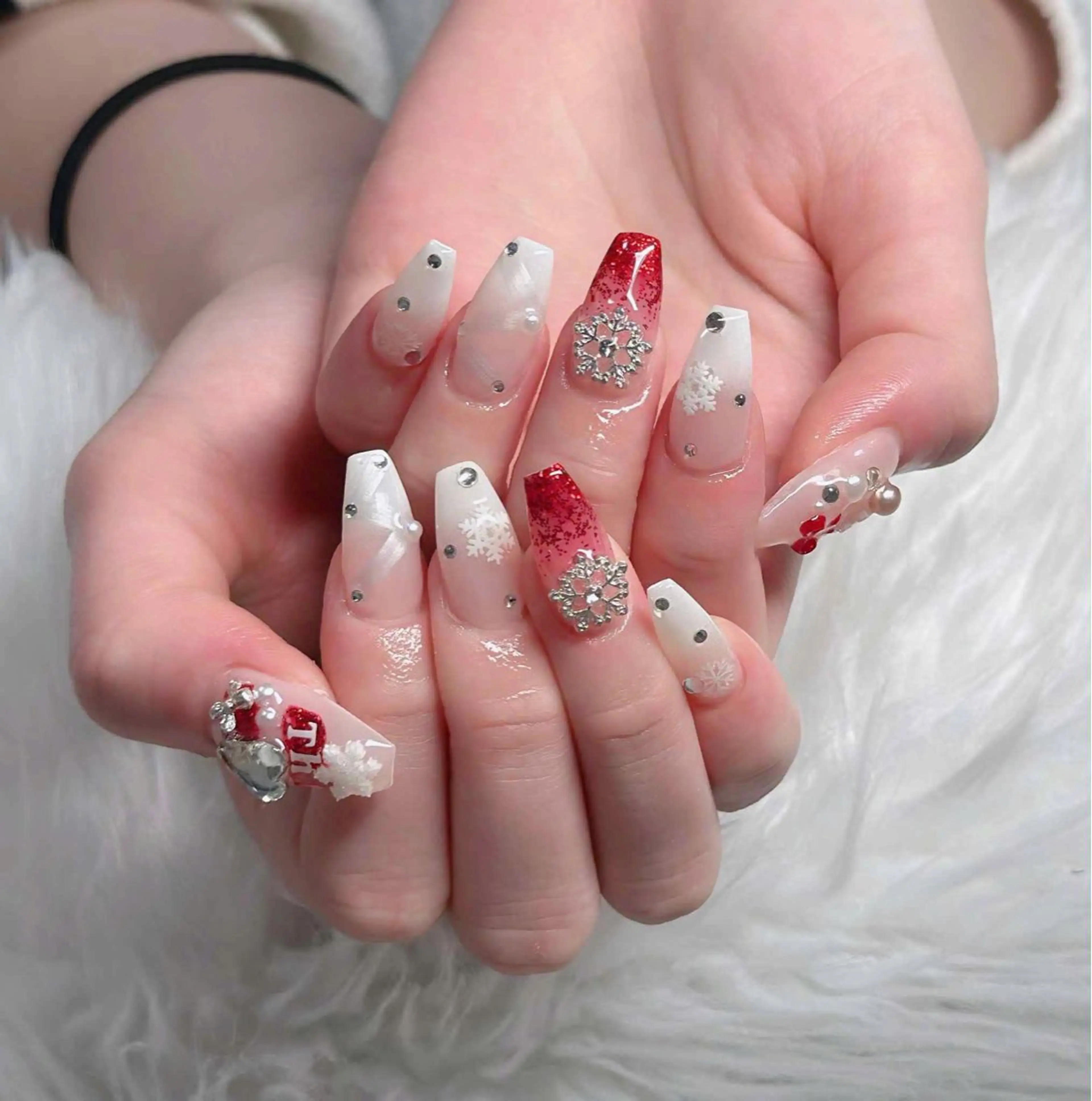 ネイル オーロラネイル フレンチネイル ジェルネイル ハロウィン キラキラネイル ハンドネイル H.baby Nail Salonのネイルデザイン