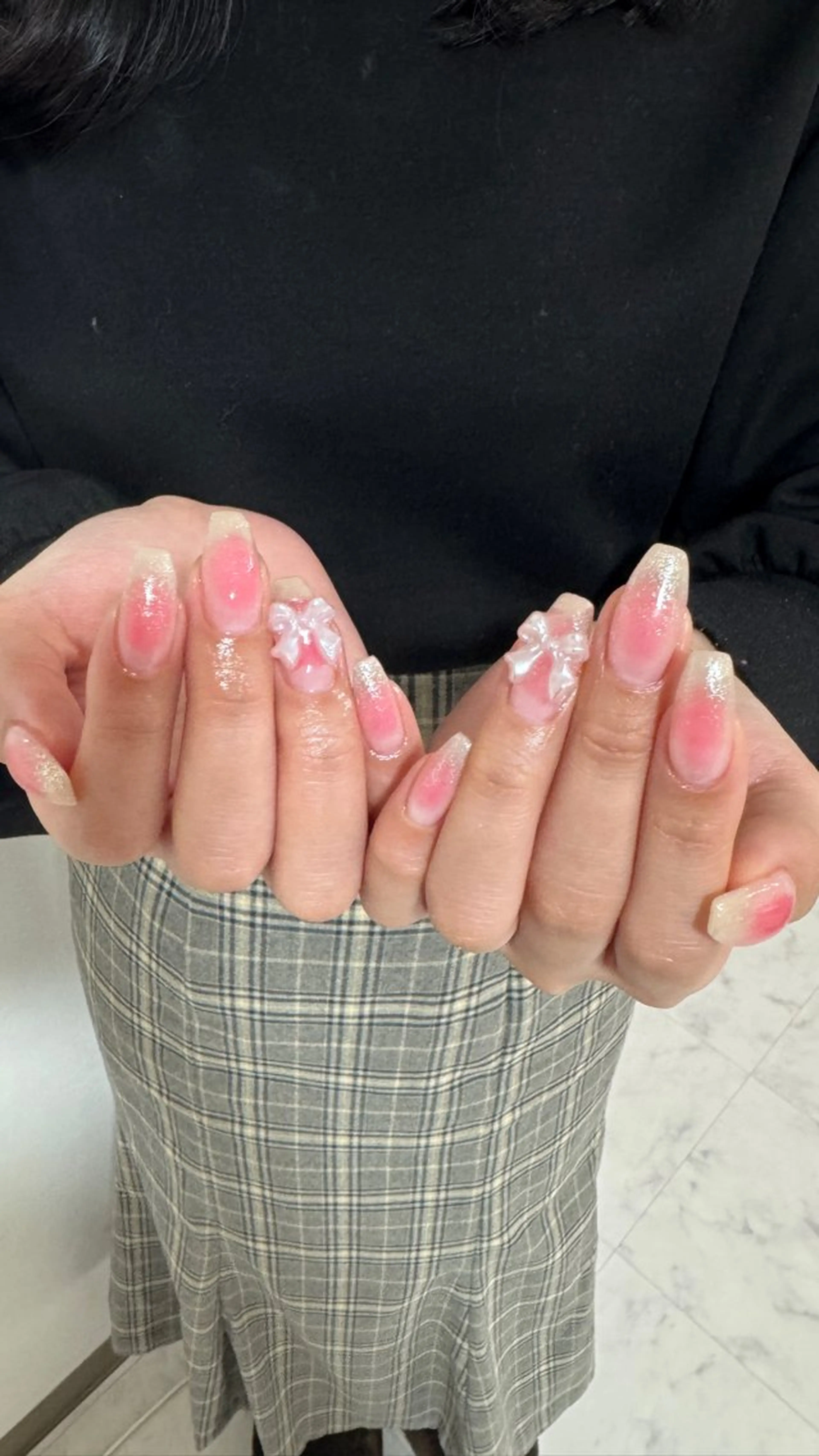 ネイル チークネイル リボン 中目黒 Suzukiのネイルデザイン