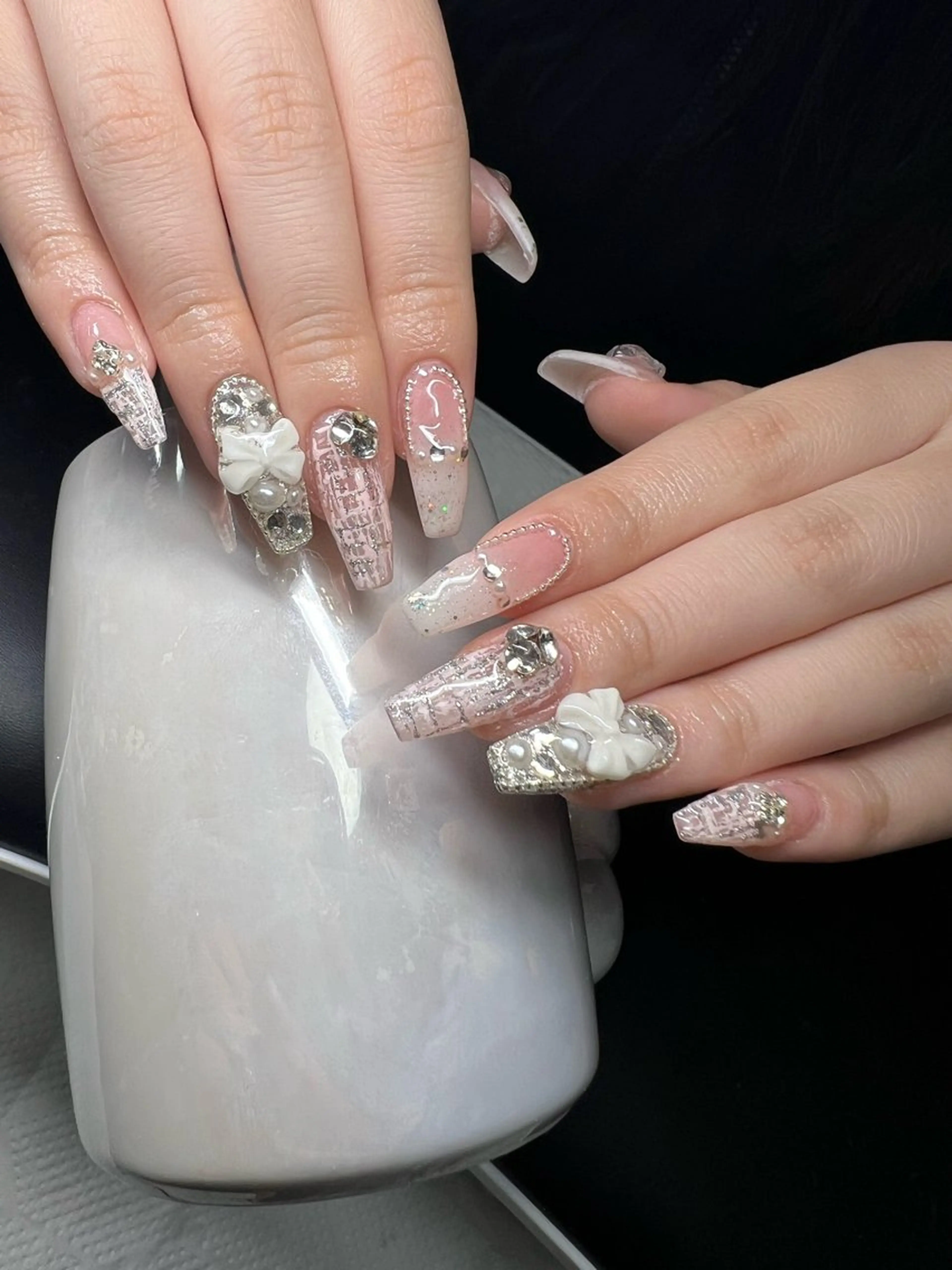 ネイル オーロラネイル チークネイル 長さ出し フットネイル フレンチネイル ハンドネイル Lee Nailsのネイルデザイン