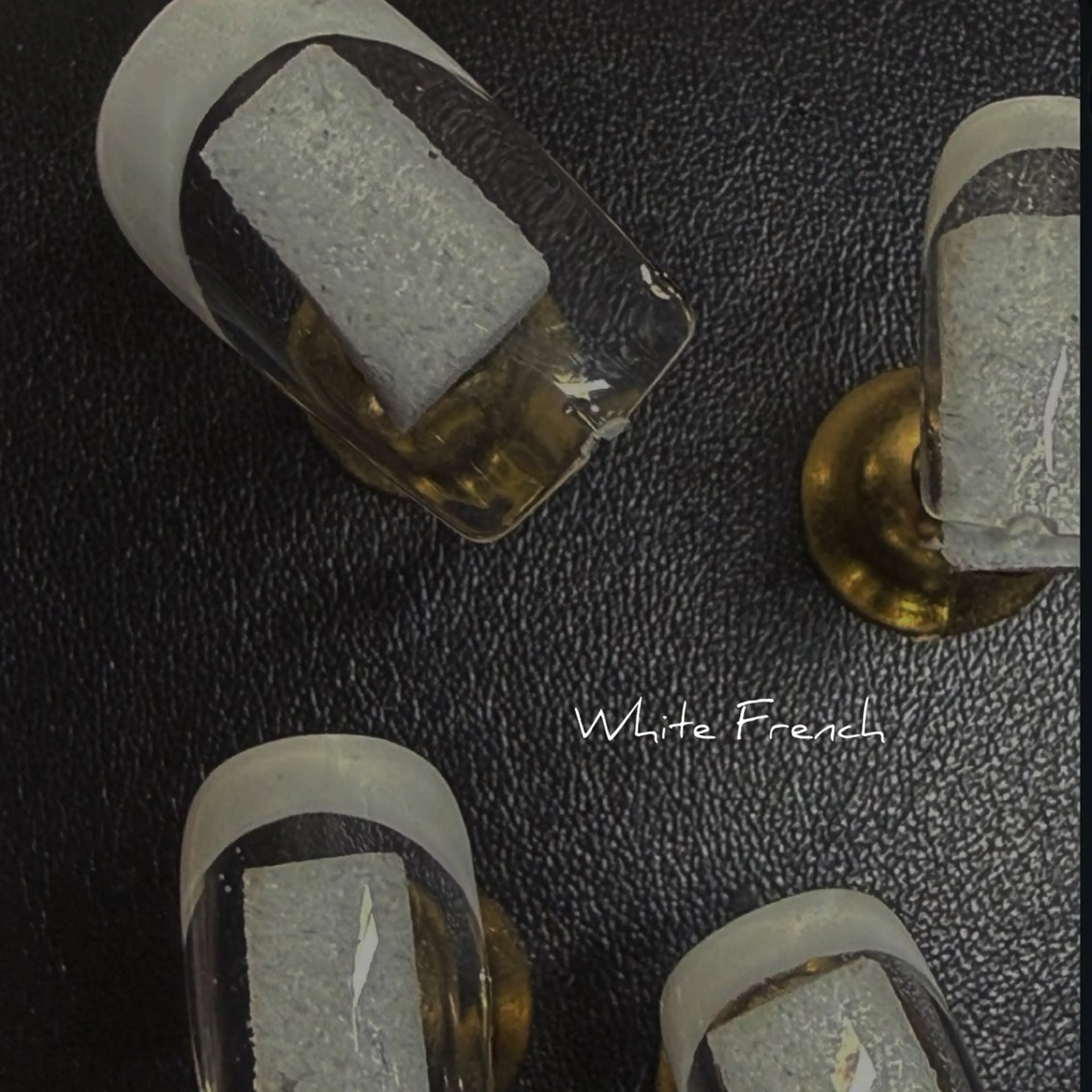 【モデル オフなし‎🤍🎠】平日17時~休日18時~のみ ハンド白フレンチ ￥0⚠️注意事項必読⚠️の写真