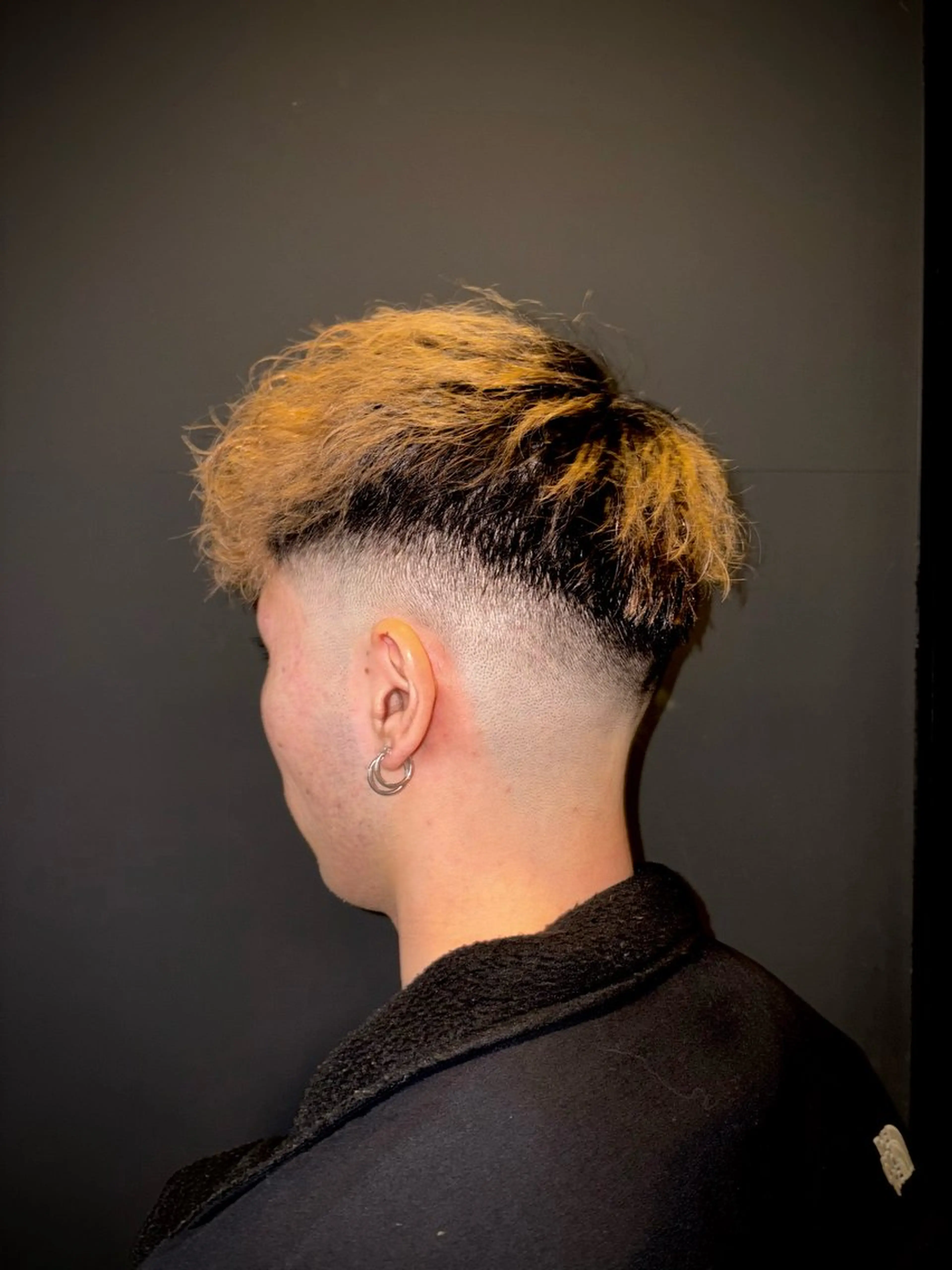 ショート 岡本 佳久のヘアスタイル