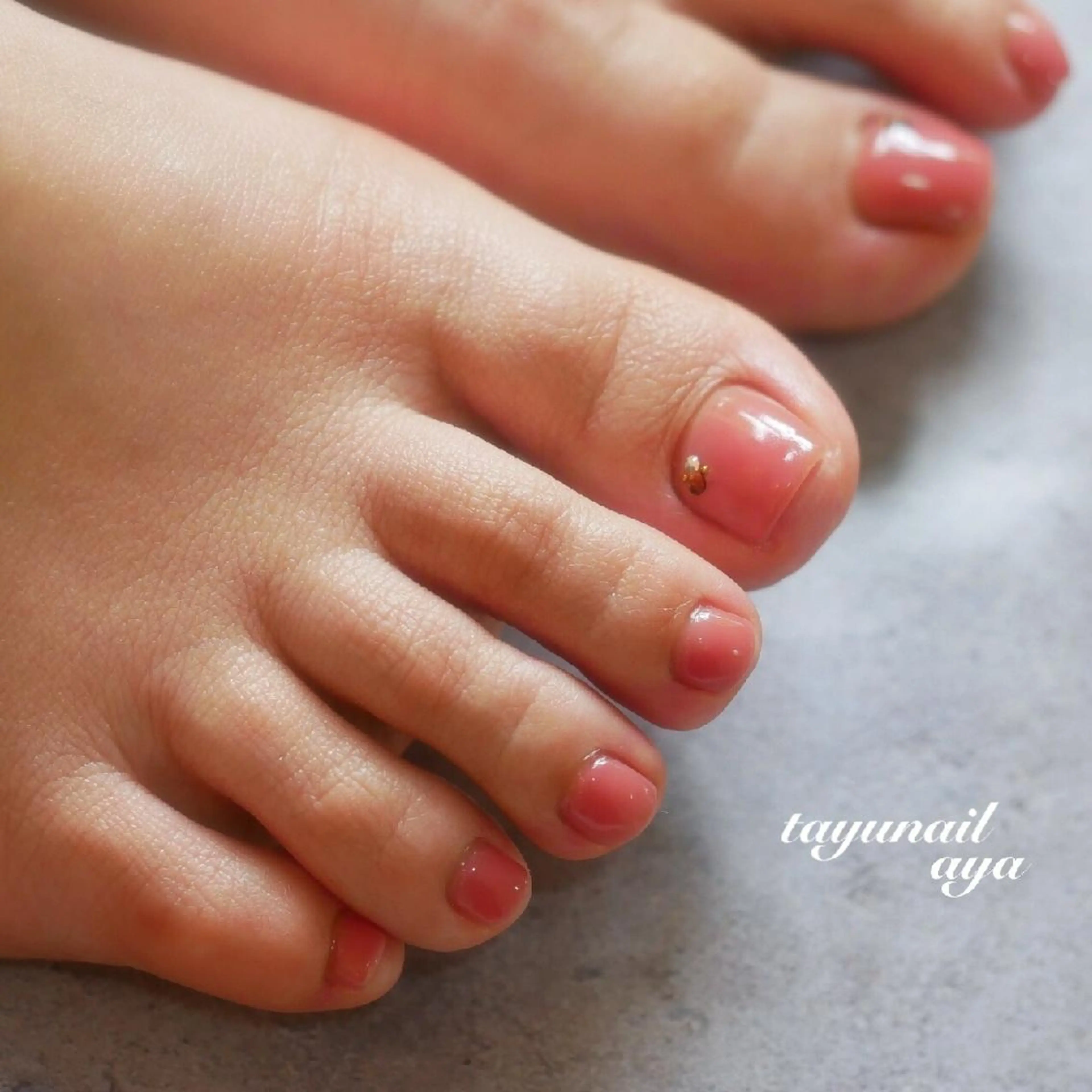 ネイル ブルー フットネイル ジェルネイル パラジェル 夏ネイル ネイルサロン 【たゆnail】のネイルデザイン