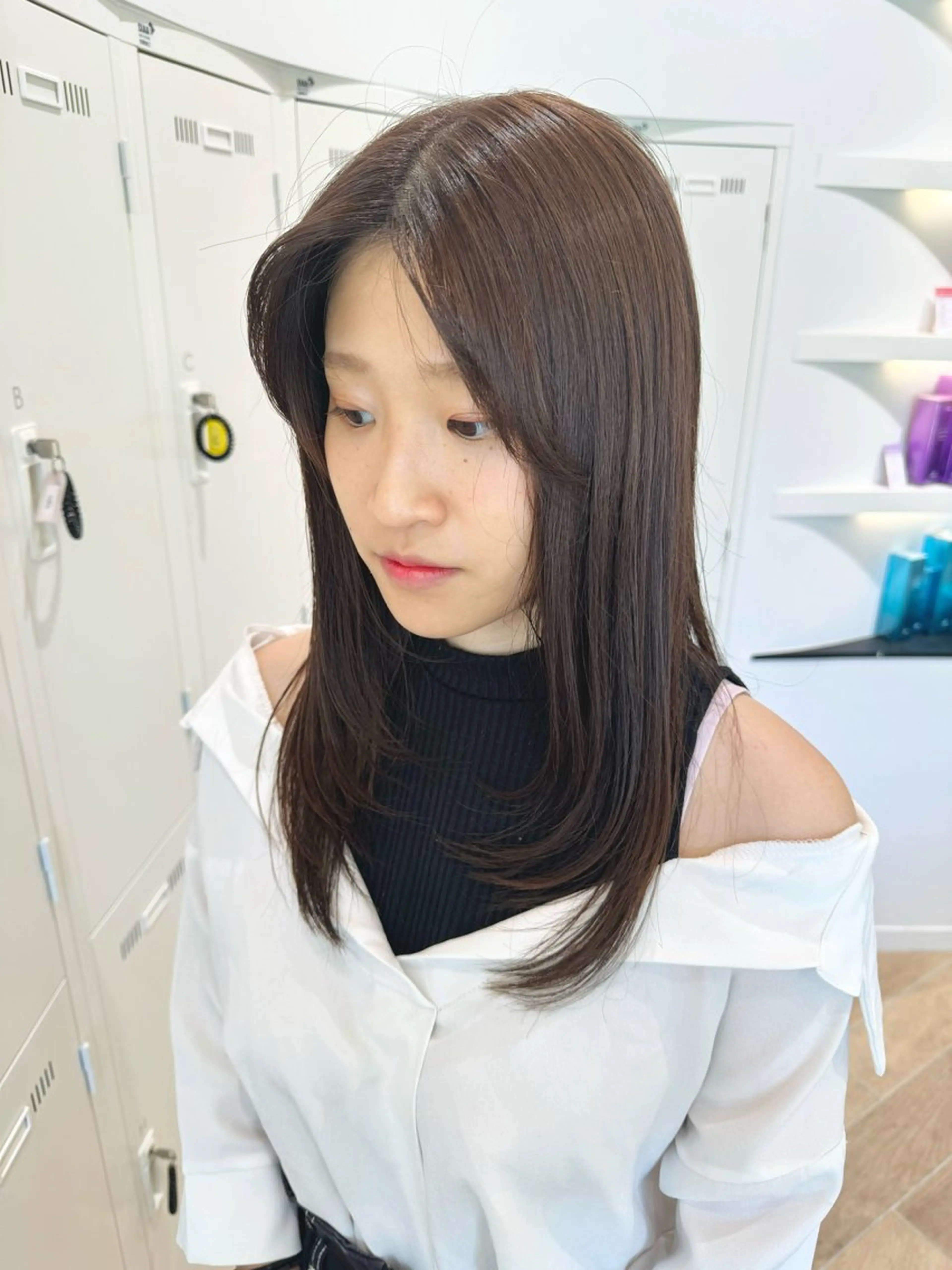 セミロング カラー 垢抜け/レイヤー/ ハイトーン/アスナのヘアスタイル