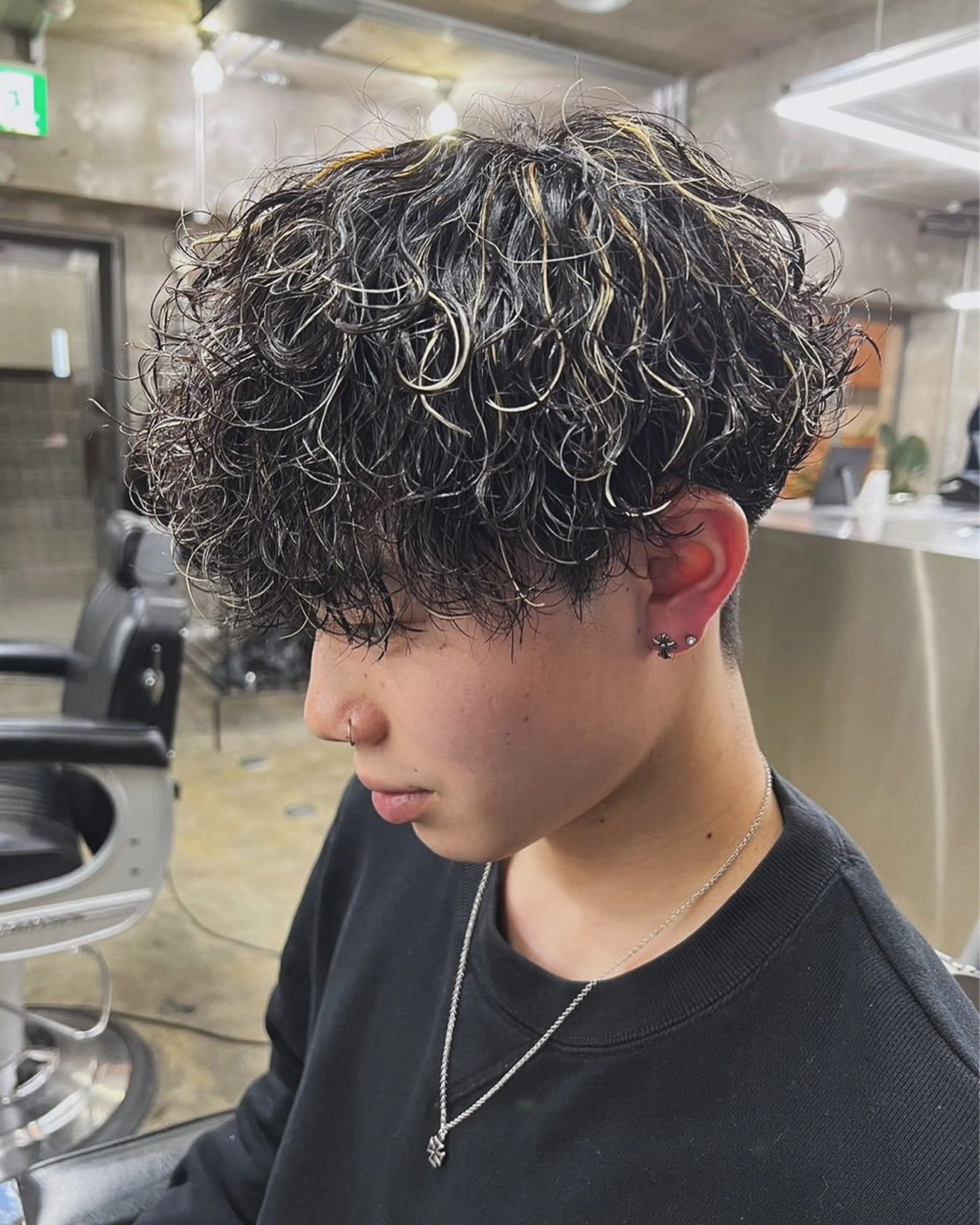 カラー パーマ メンズ メンズハイライト メンズパーマ ハイライトカラー ヘアカラー パーマ 松田 潤平／メンズ特化のヘアスタイル