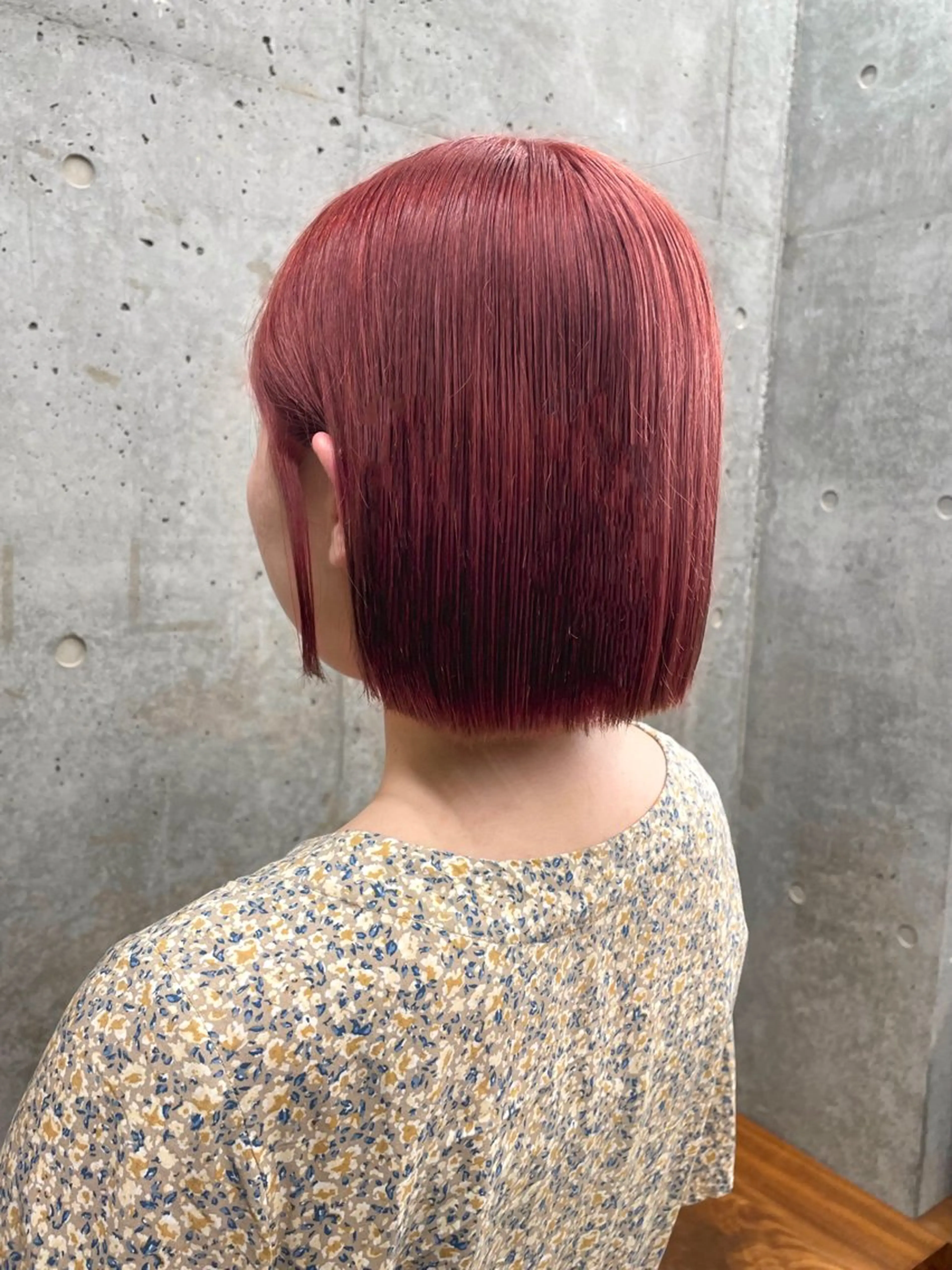 ショート カラー レッドカラー ボブ/レイヤー/ グレージュ/moyuのヘアスタイル