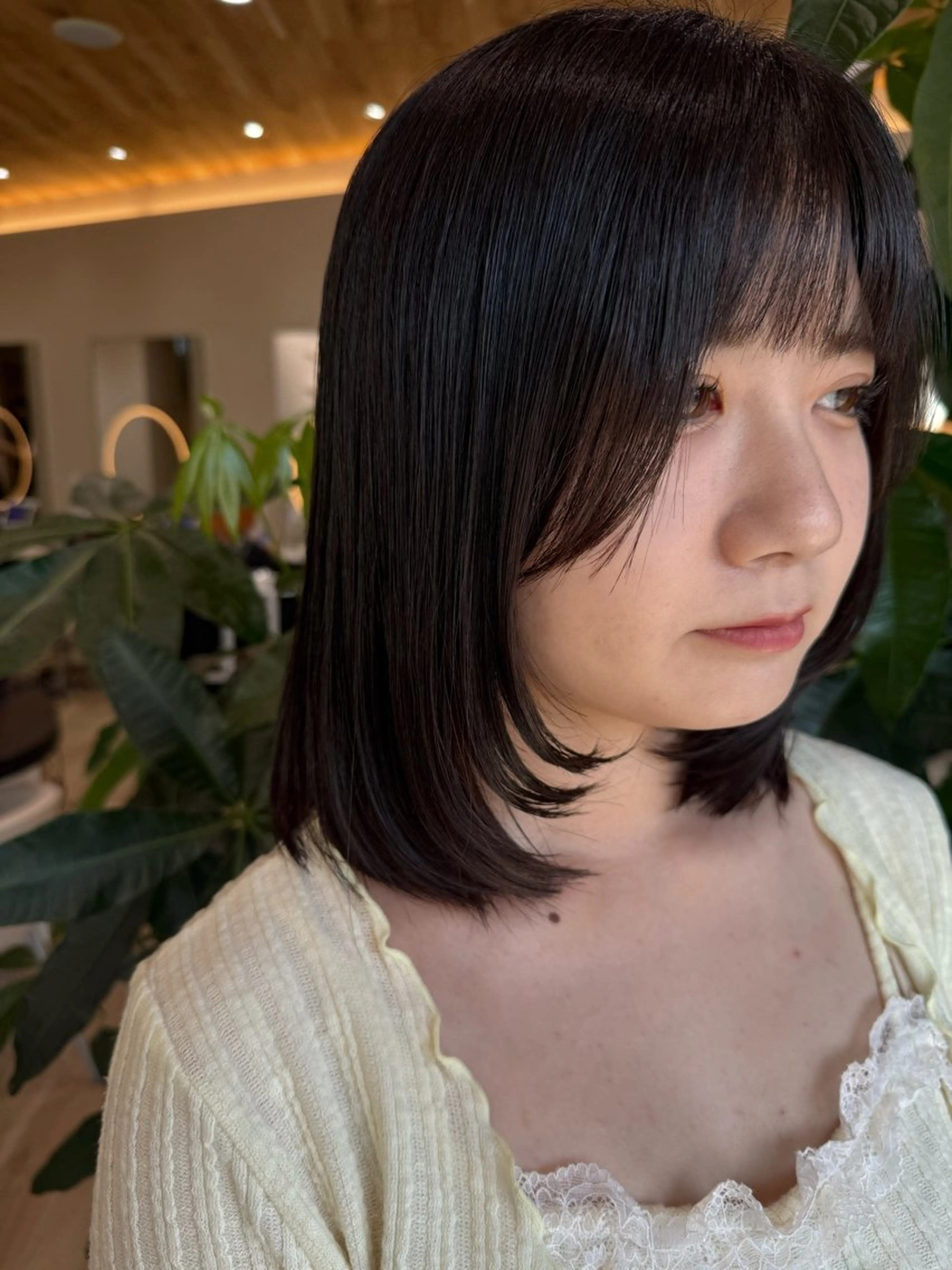 ミディアム カット 艶髪/ハイトーン ️🫧rino🫧のヘアスタイル