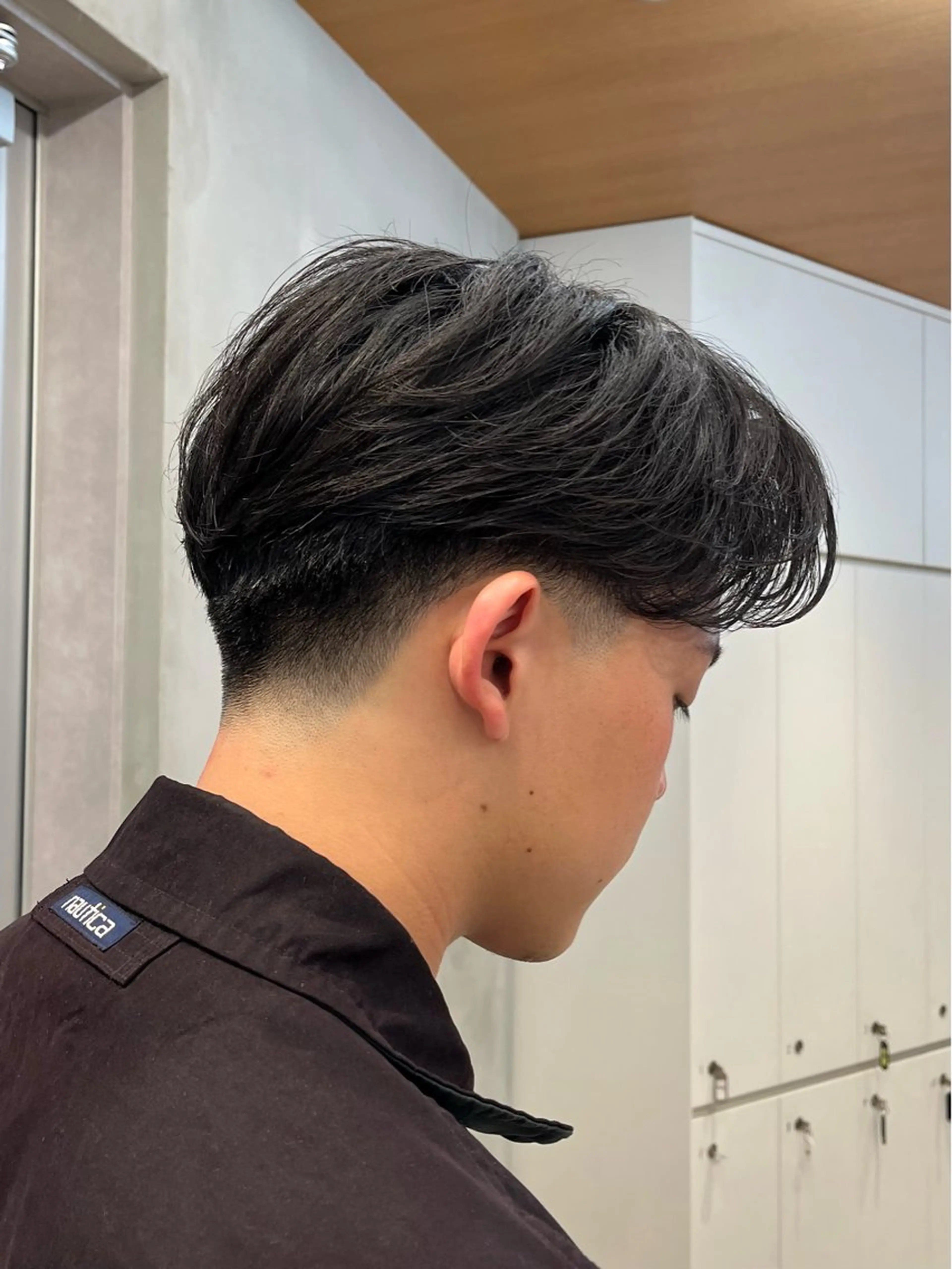 ショート パーマ メンズ 刈り上げ ブリーチカラー🌈 ウルフカット🐺のヘアスタイル