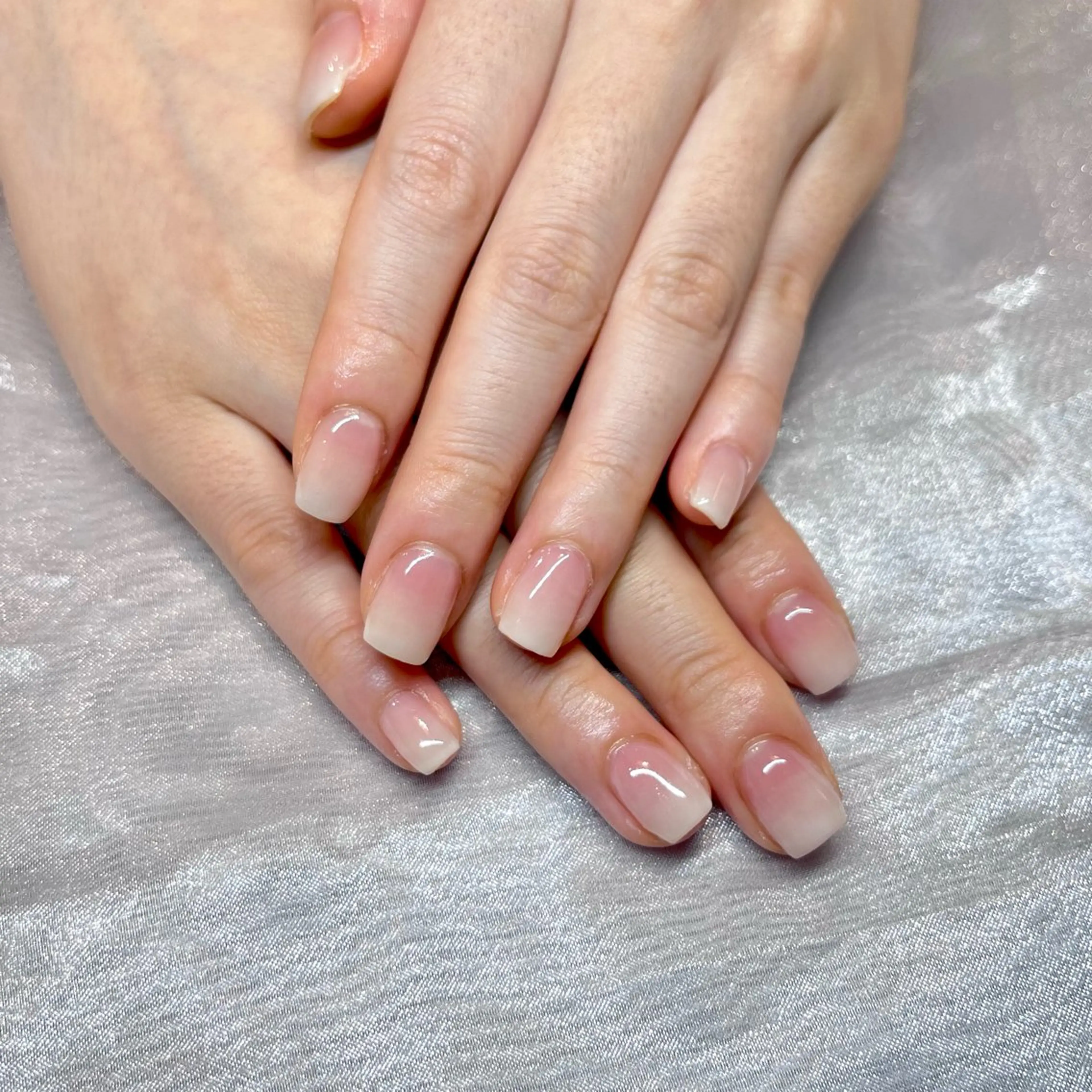 ネイル ハンドネイル 𝐴𝑘𝑎𝑟𝑖 🤎のネイルデザイン