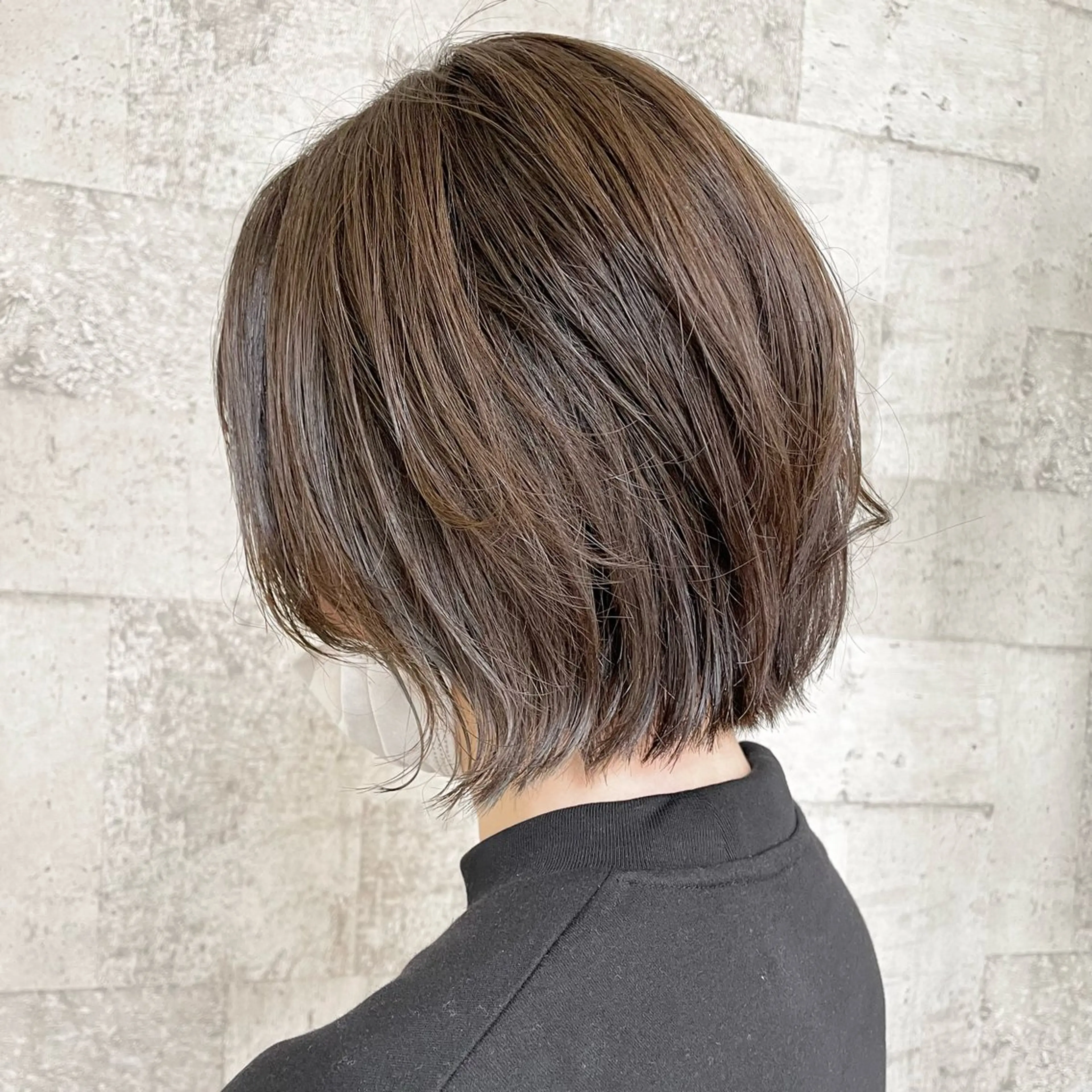 ミディアム カラー 切りっぱなしボブ ボブ 髪質改善 レイヤーカット 外ハネヘア カット ヘアカラー トリートメント 村上 遥香 店長スタイリストのヘアスタイル