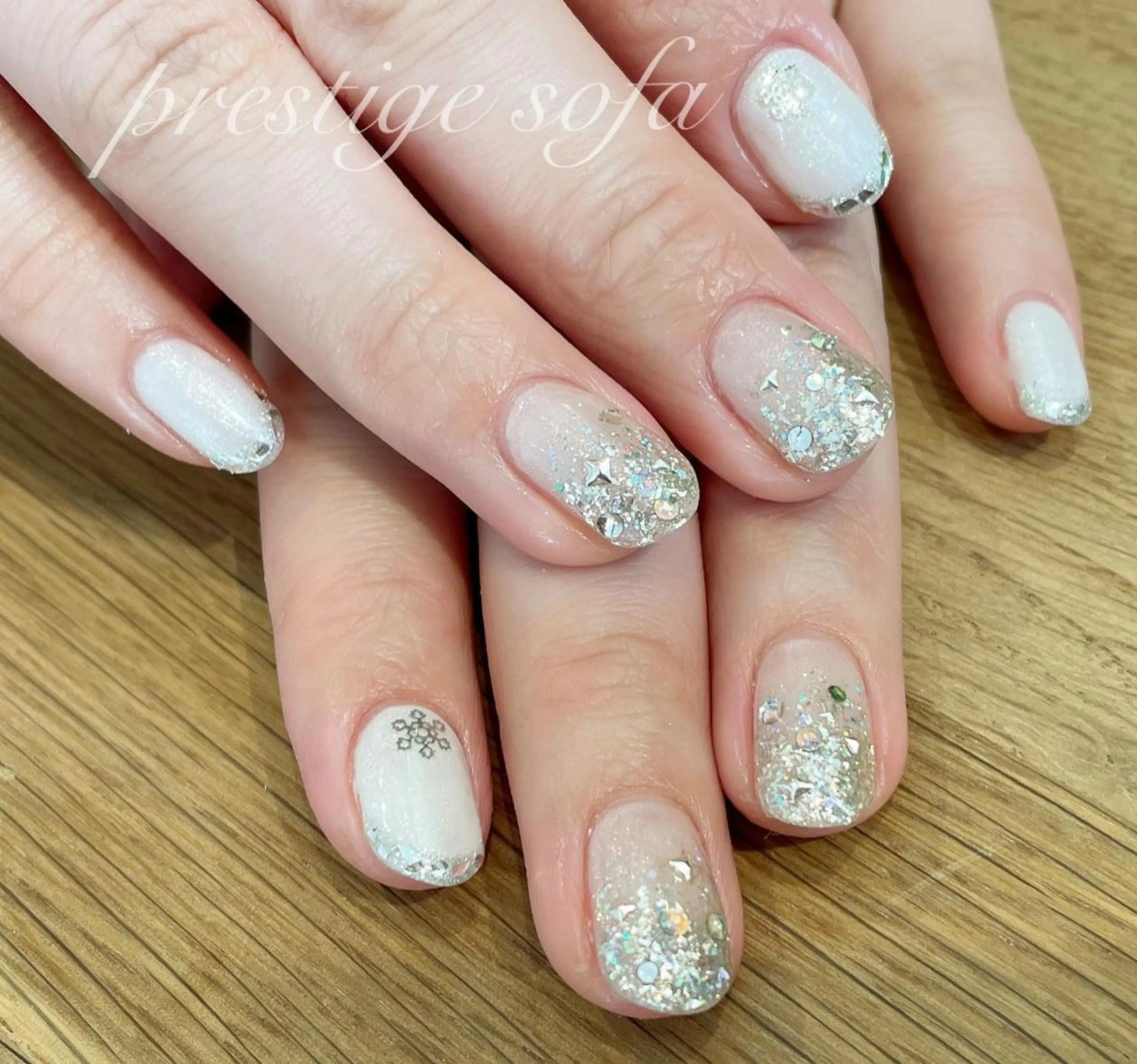 ネイル マツエク・マツパ まつげパーマ ボリュームラッシュ ジェルネイル キラキラネイル ニュアンスネイル 髙橋 敦子のネイルデザイン