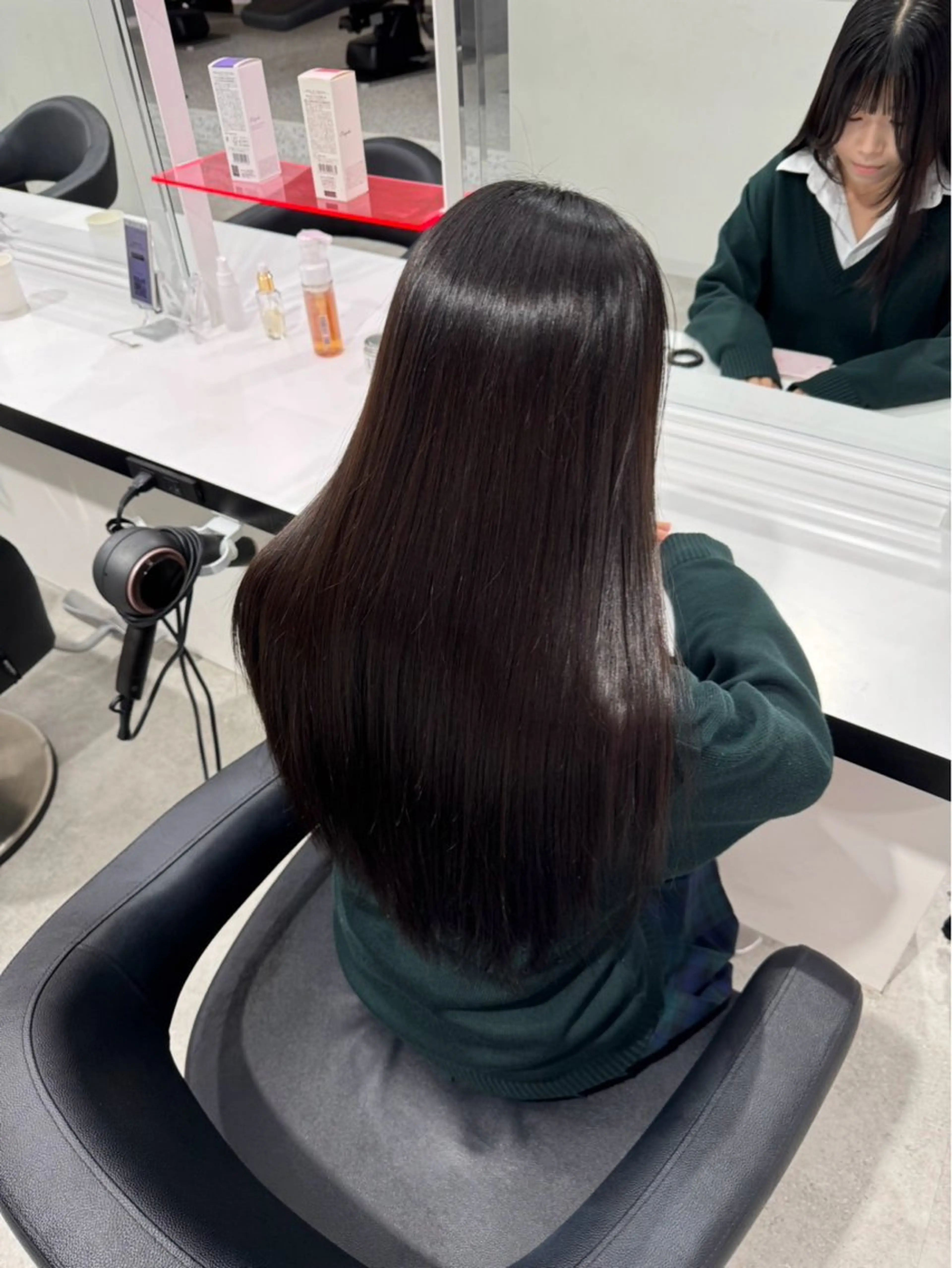 ロング トリートメント ヘッドスパ 履歴修正屋さん／ ブロンド／ホワイトのヘアスタイル