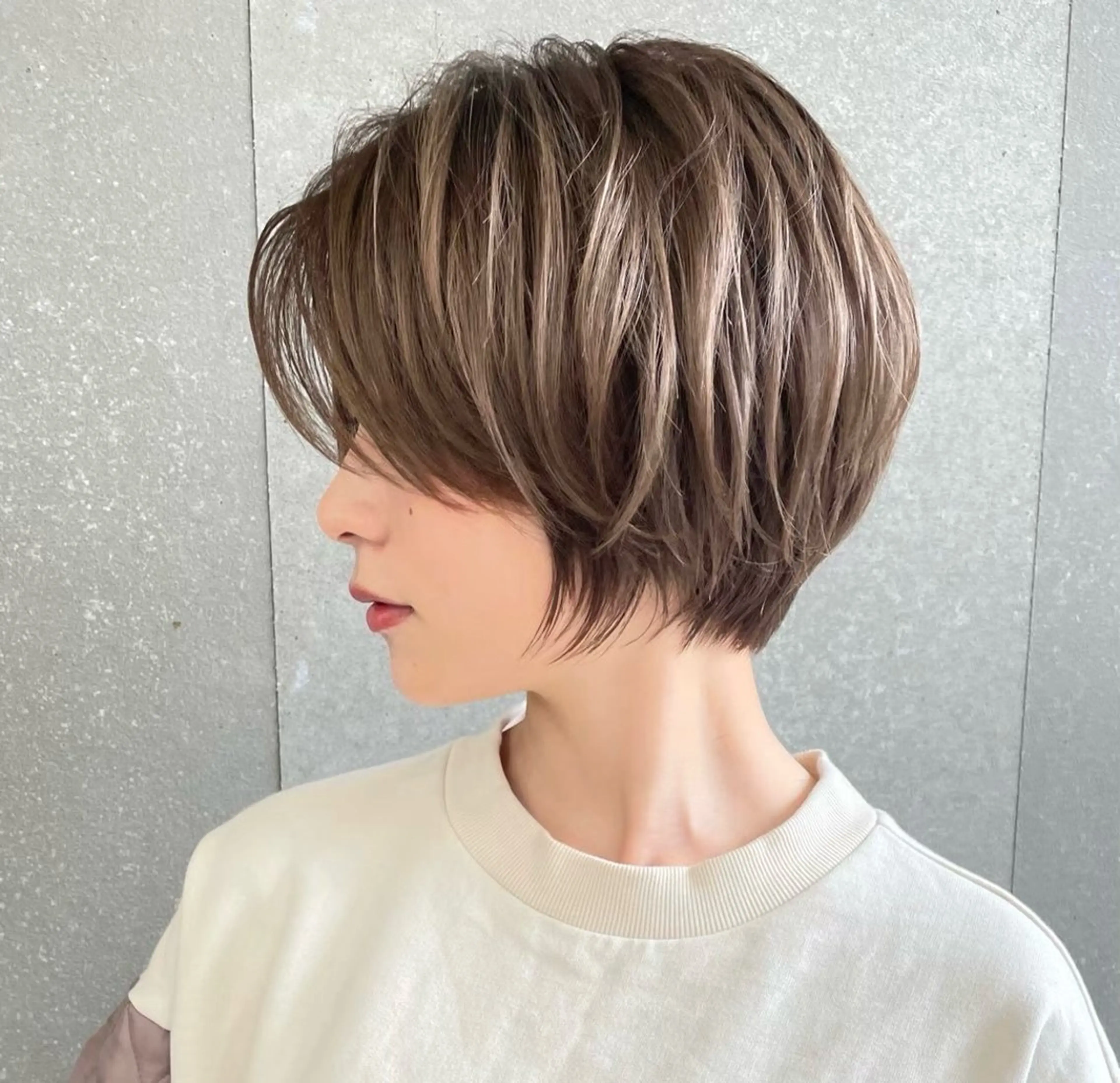 ショート カラー ショートボブ 丸みショート ハイトーンカラー ボブ 似合わせカット ウメダナオヤ/ くびれヘア✨のヘアスタイル