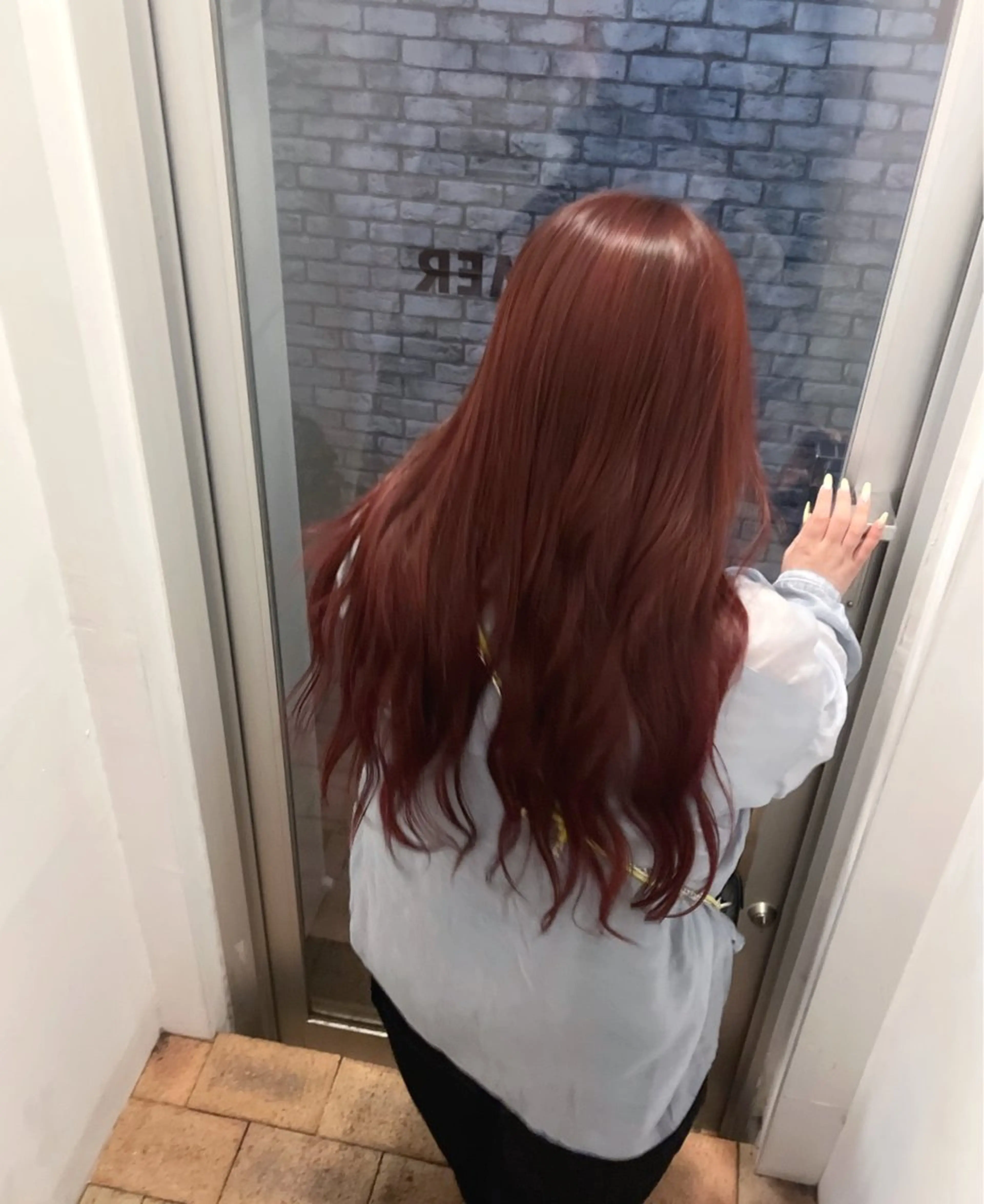 ロング カラー hinaru ．のヘアスタイル