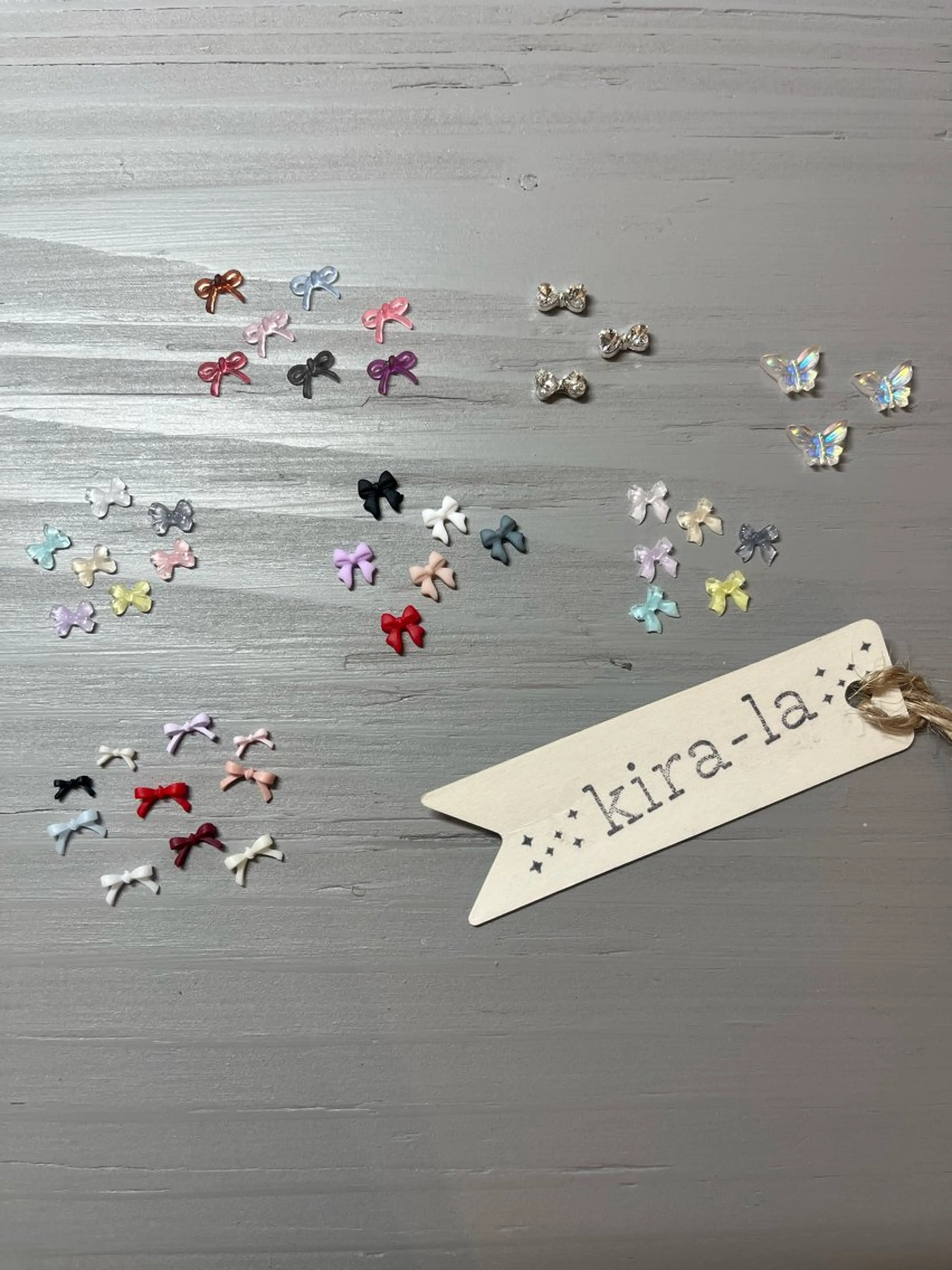 ネイル リボン kira-la キララ･:*..のネイルデザイン