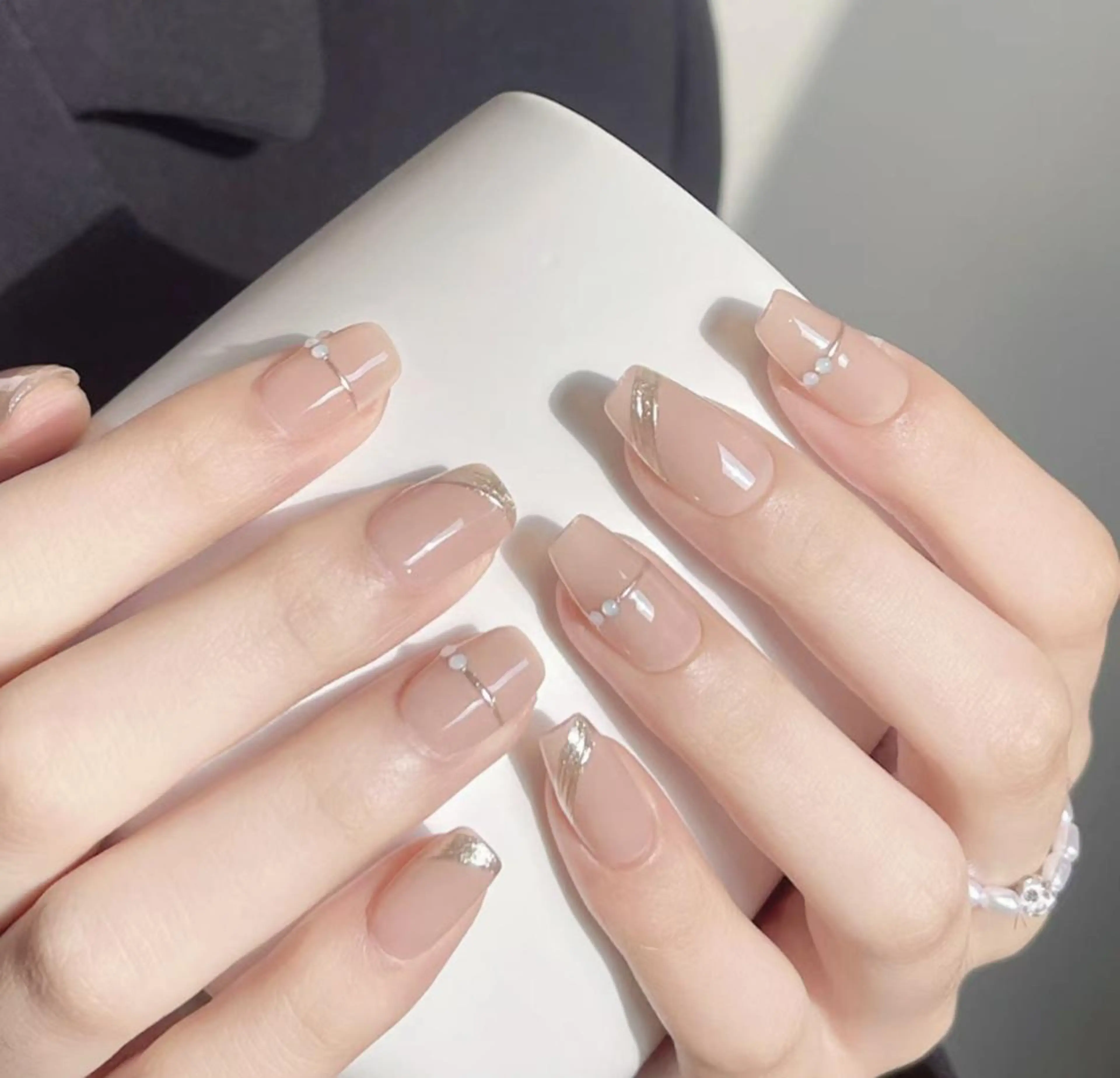 ネイル RAFFINE haru🦋🩵のネイルデザイン