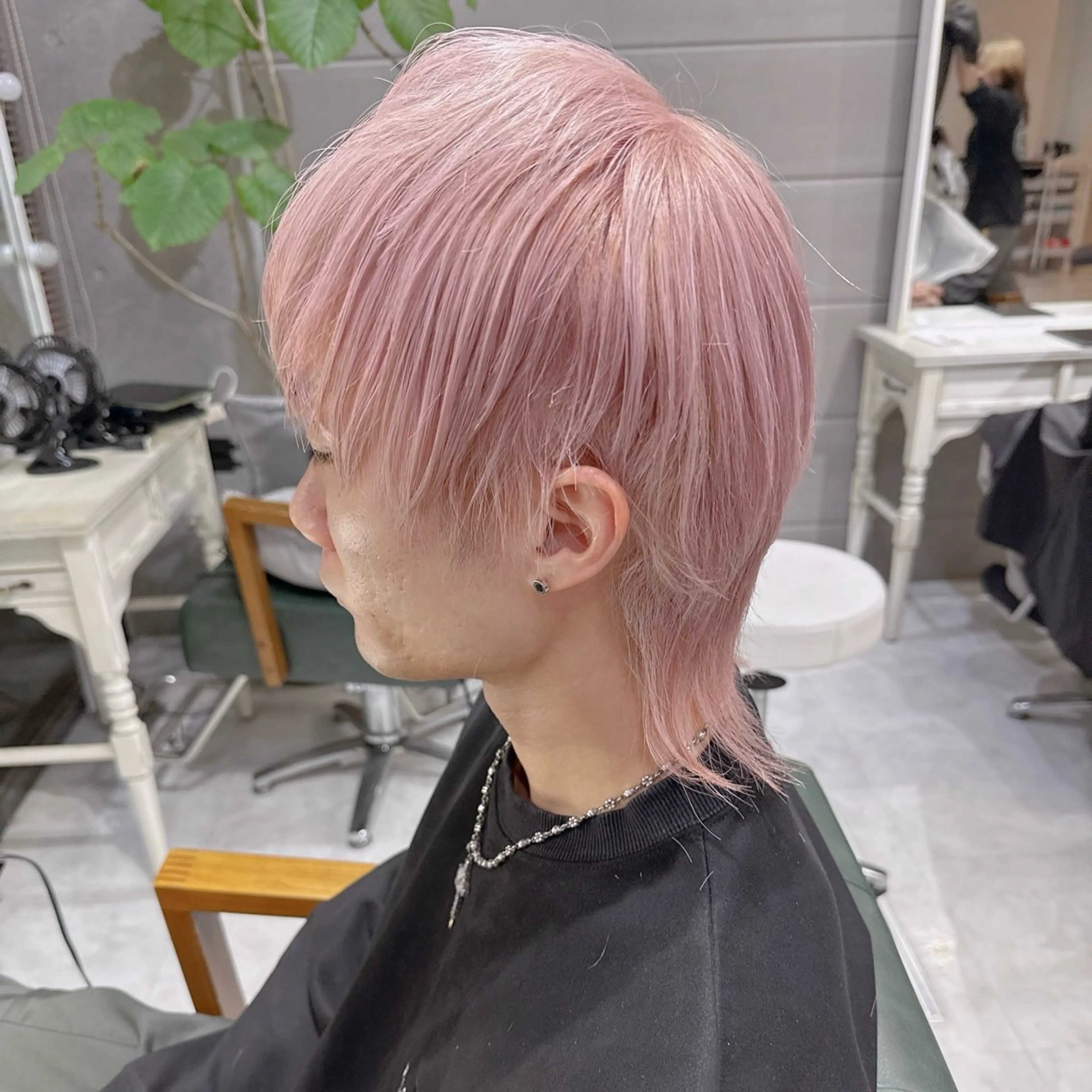 ショート カラー ブリーチ デザインカラー ハイトーンカラー ピンクカラー ヘアカラー トリートメント DAYS Men’sのヘアスタイル