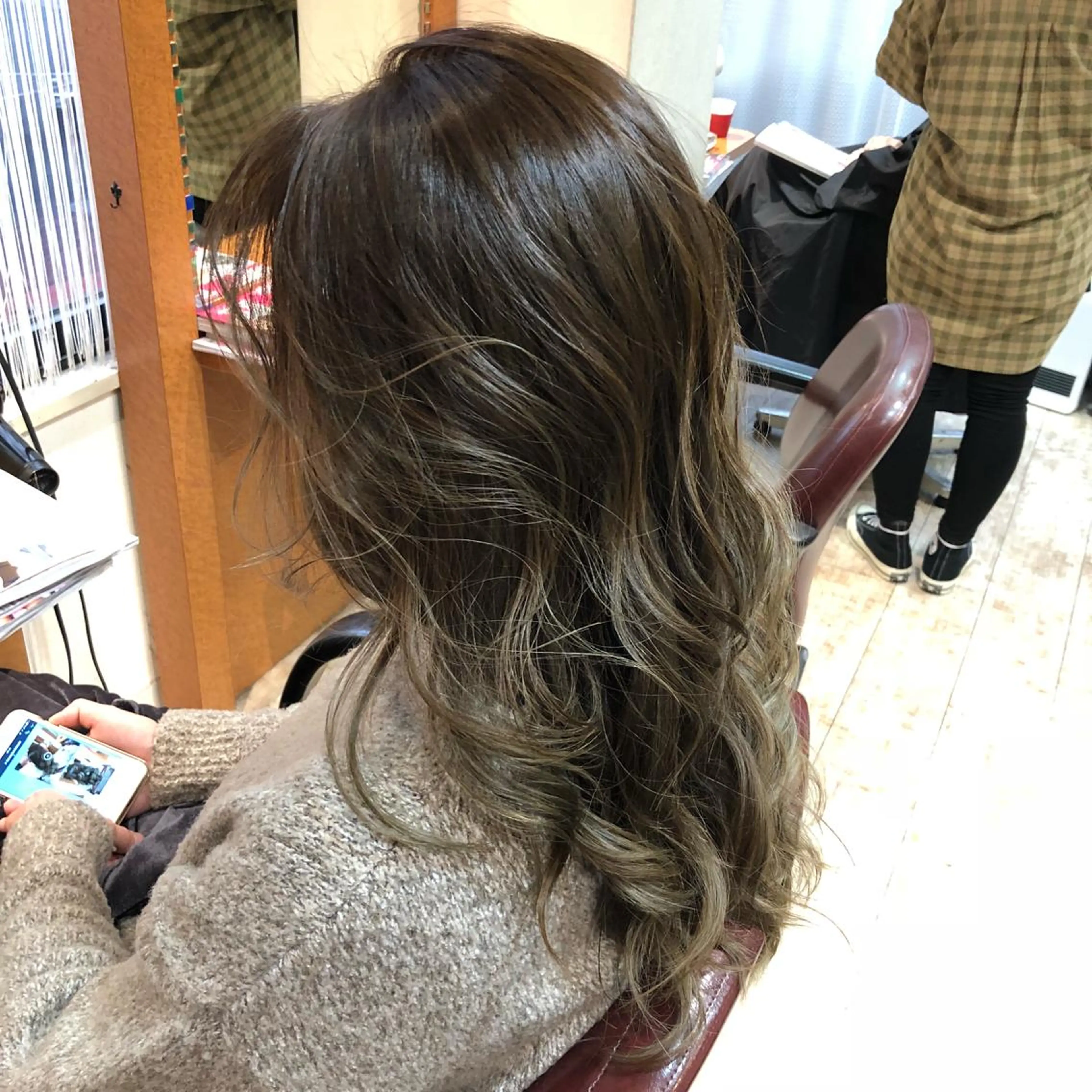 ロング カラー ハイライトカラー ハイライト レイヤーカット 100%髪質改善特化 TRUNSのヘアスタイル