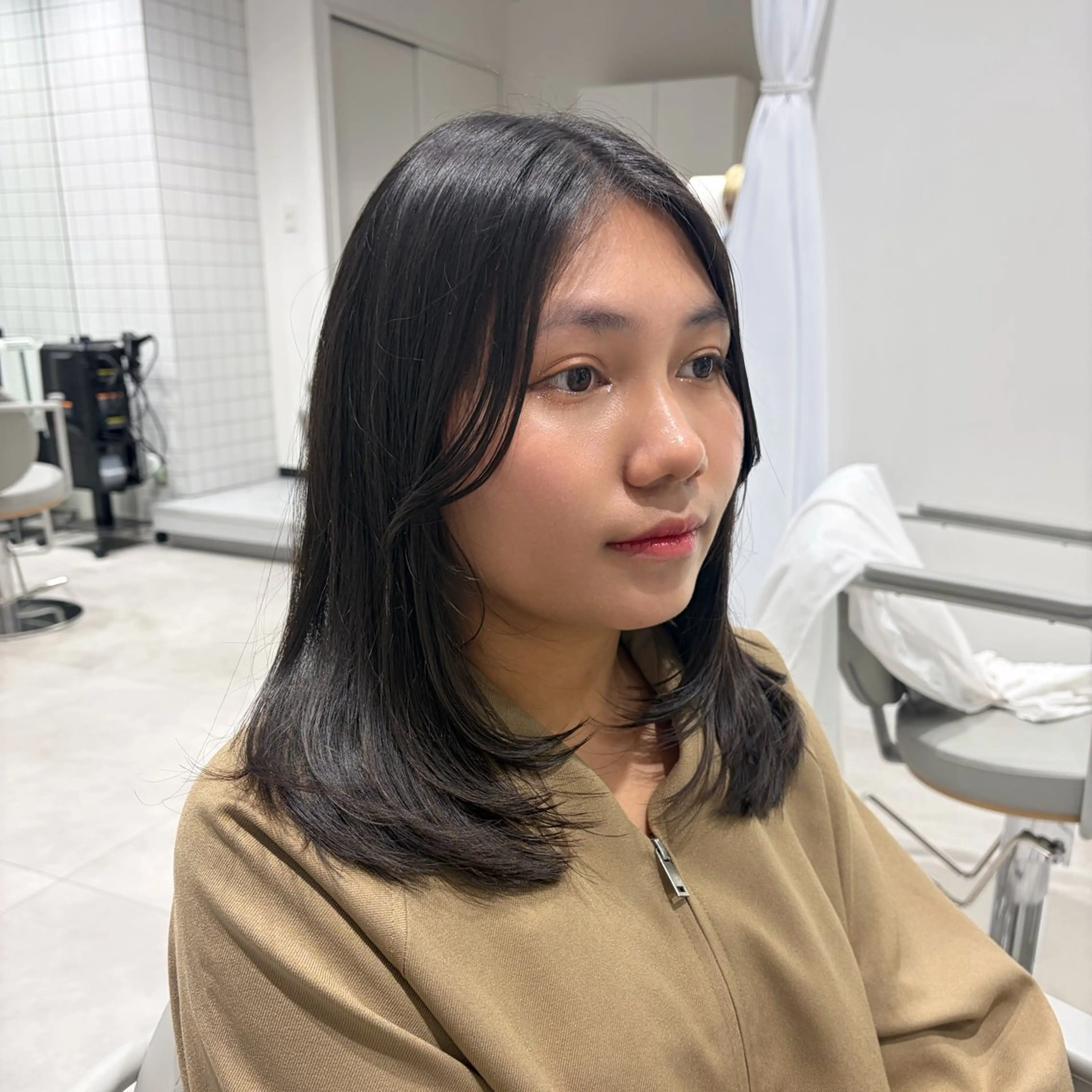 ミディアム ミディアムレイヤー レイヤーカット レイヤー♡ 石川優奈のヘアスタイル