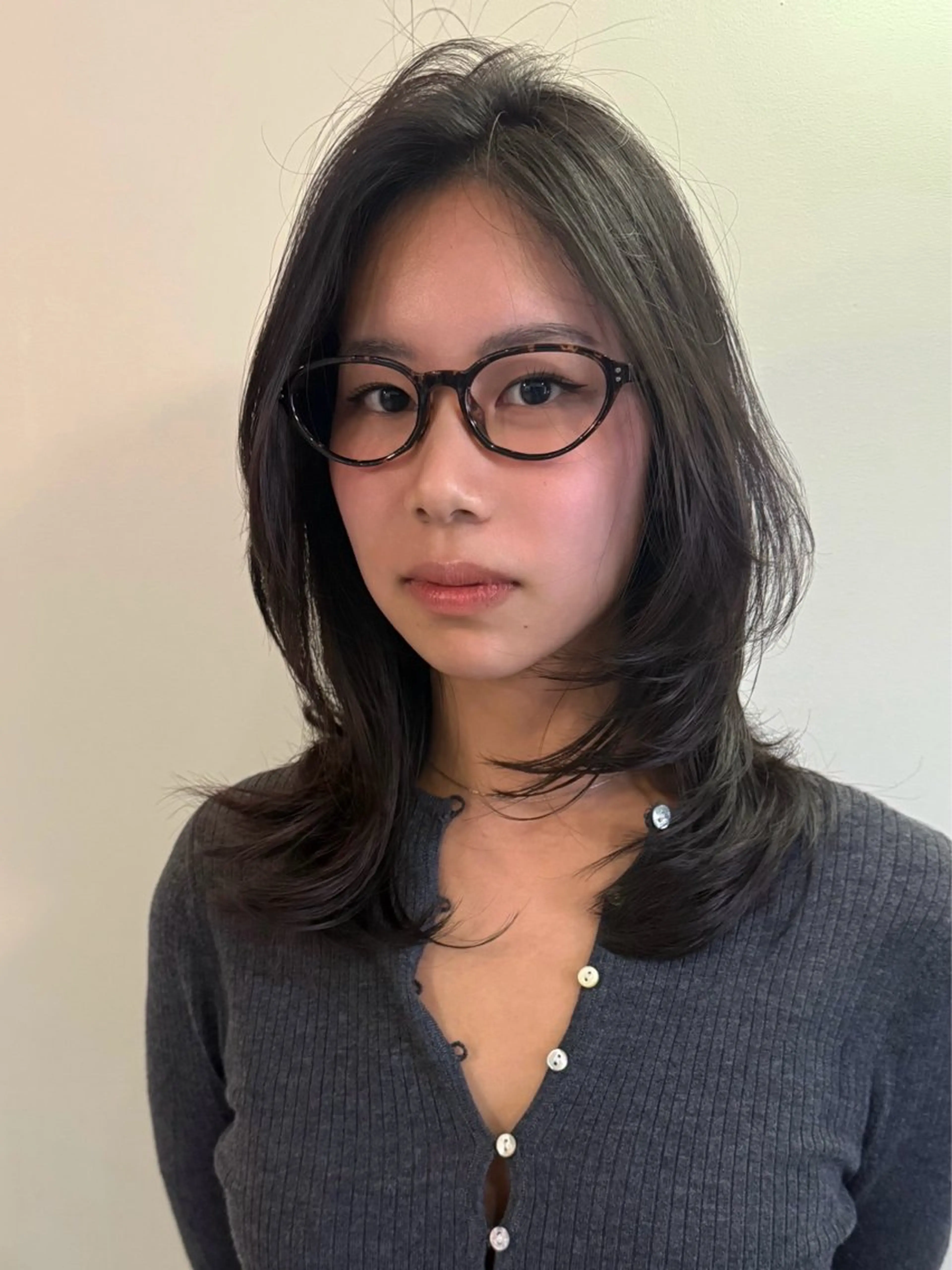 ミディアム レイヤーカット カット ヘアカラー レイヤーカット\ウル フ　chinatsuのヘアスタイル
