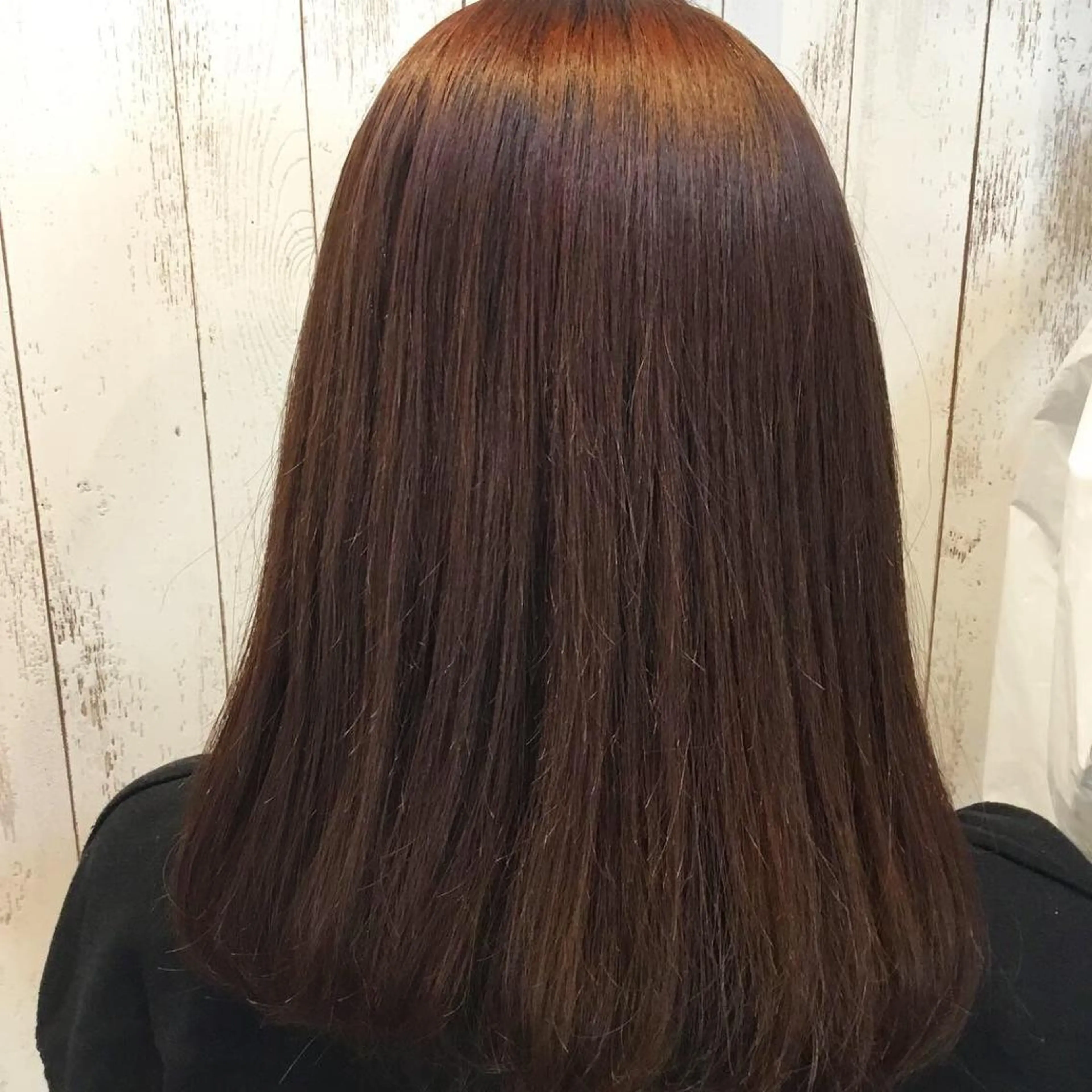 セミロング カラー embrace エンブレイスのヘアスタイル