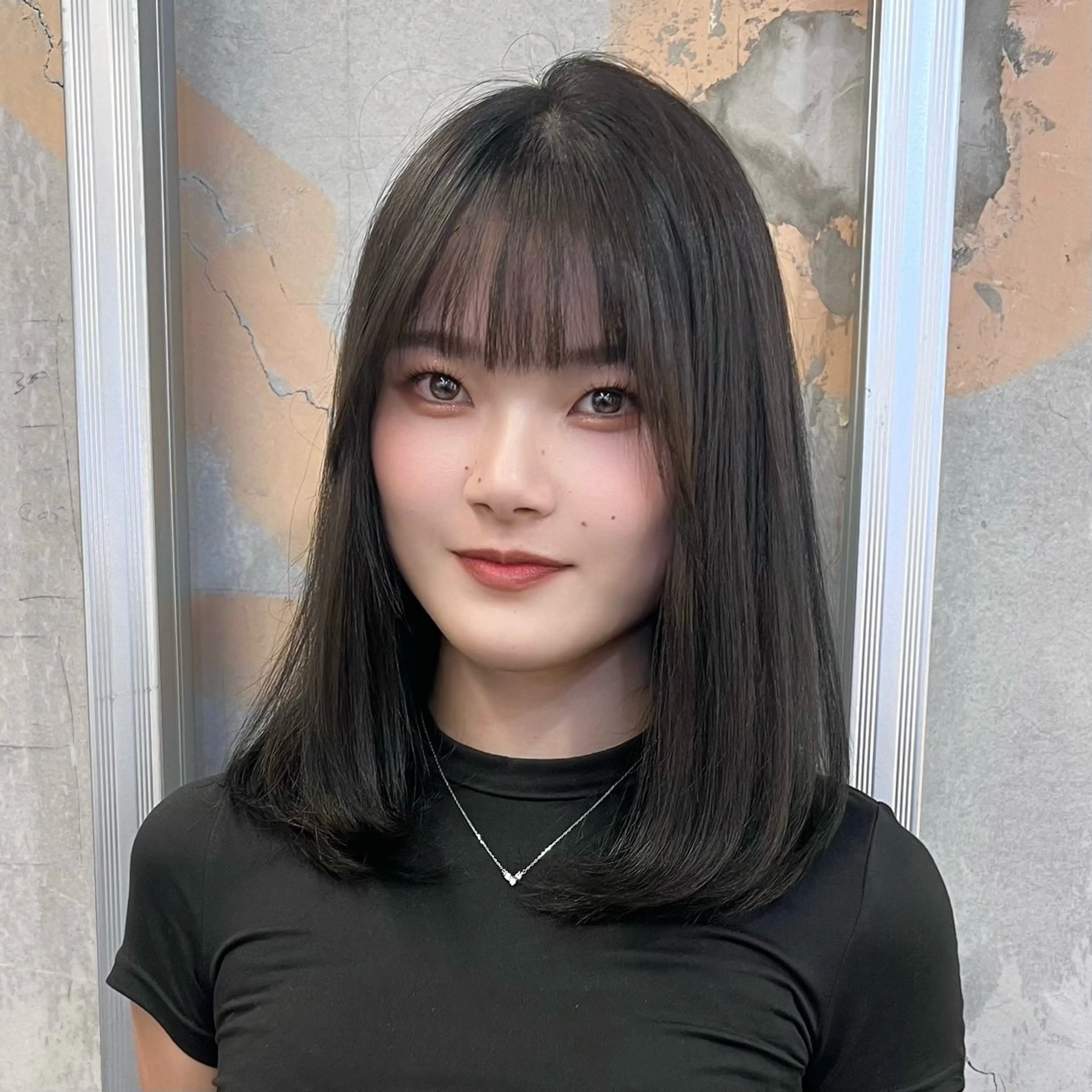 ロング カラー パーマ ベージュカラー 黒髪 ブルーカラー ブルーブラック ブラウンカラー カット ヘアカラー 縮毛矯正 トリートメント akira｜ 透明感ベージュ｜梅田のヘアスタイル