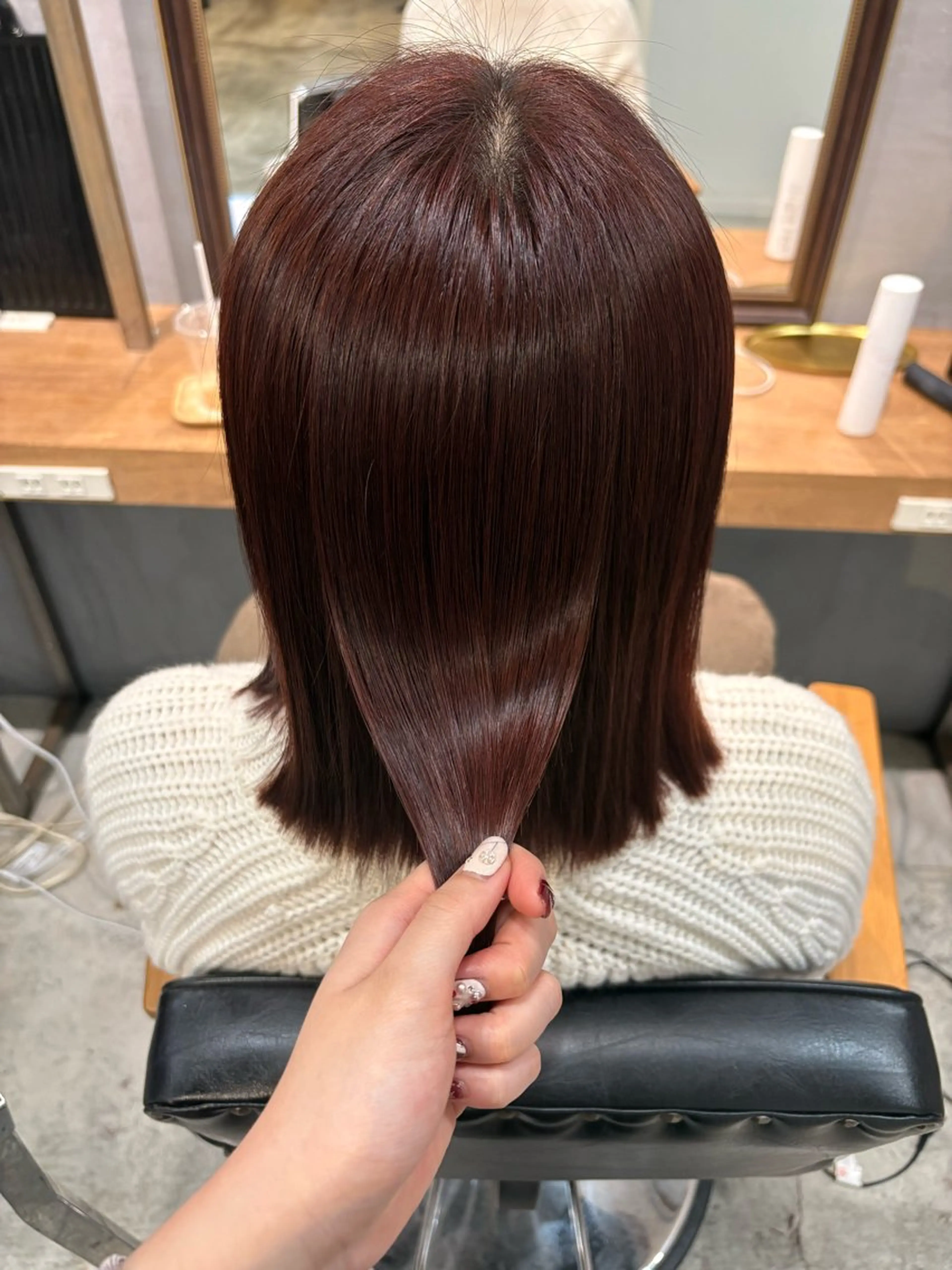 ミディアム カラー ボルドーカラー 髪質改善 顔周りカット ピンク カラー🩰りりのヘアスタイル