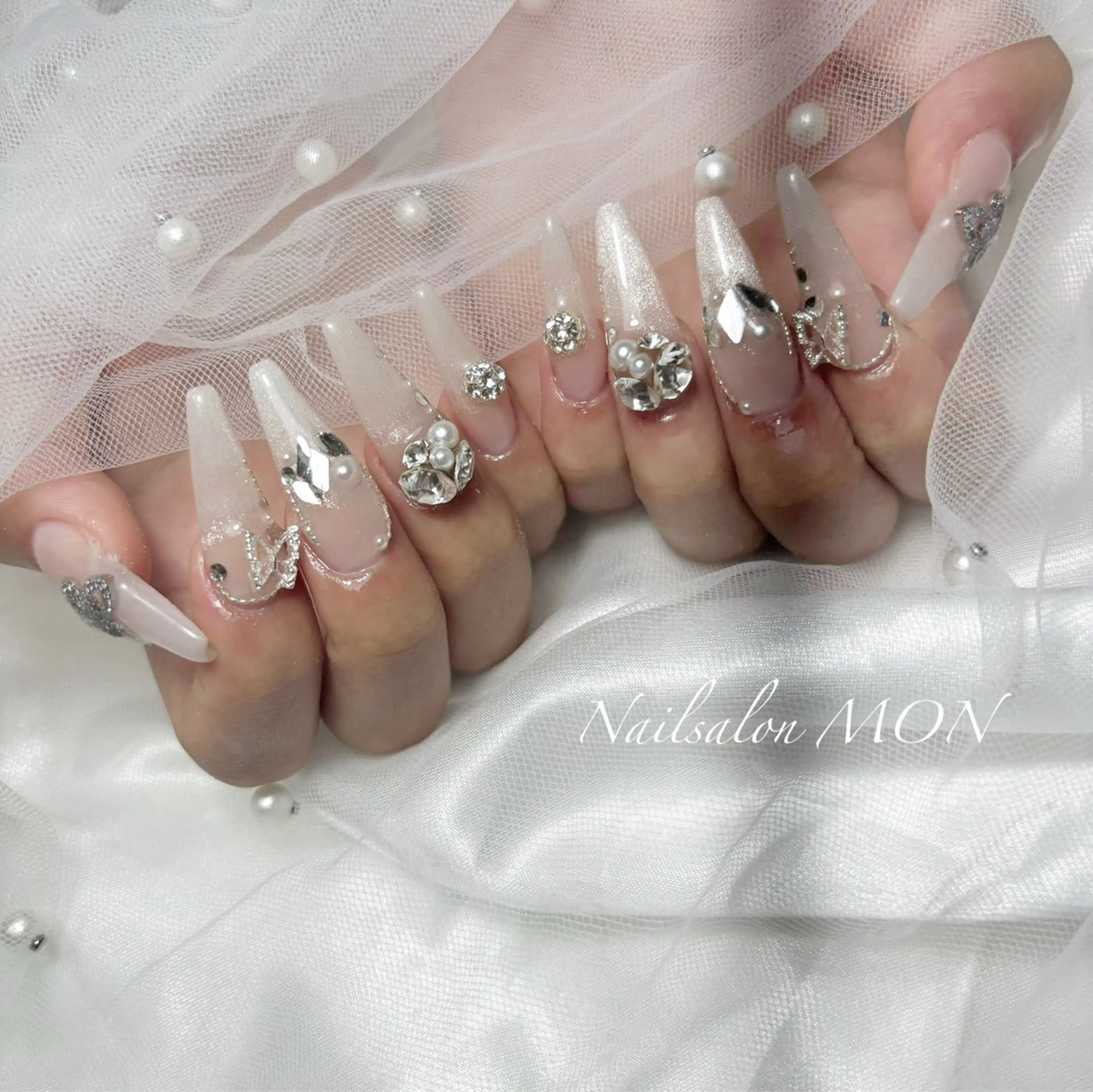 ネイル ストーンネイル ハンドネイル Nailsalon MONのネイルデザイン