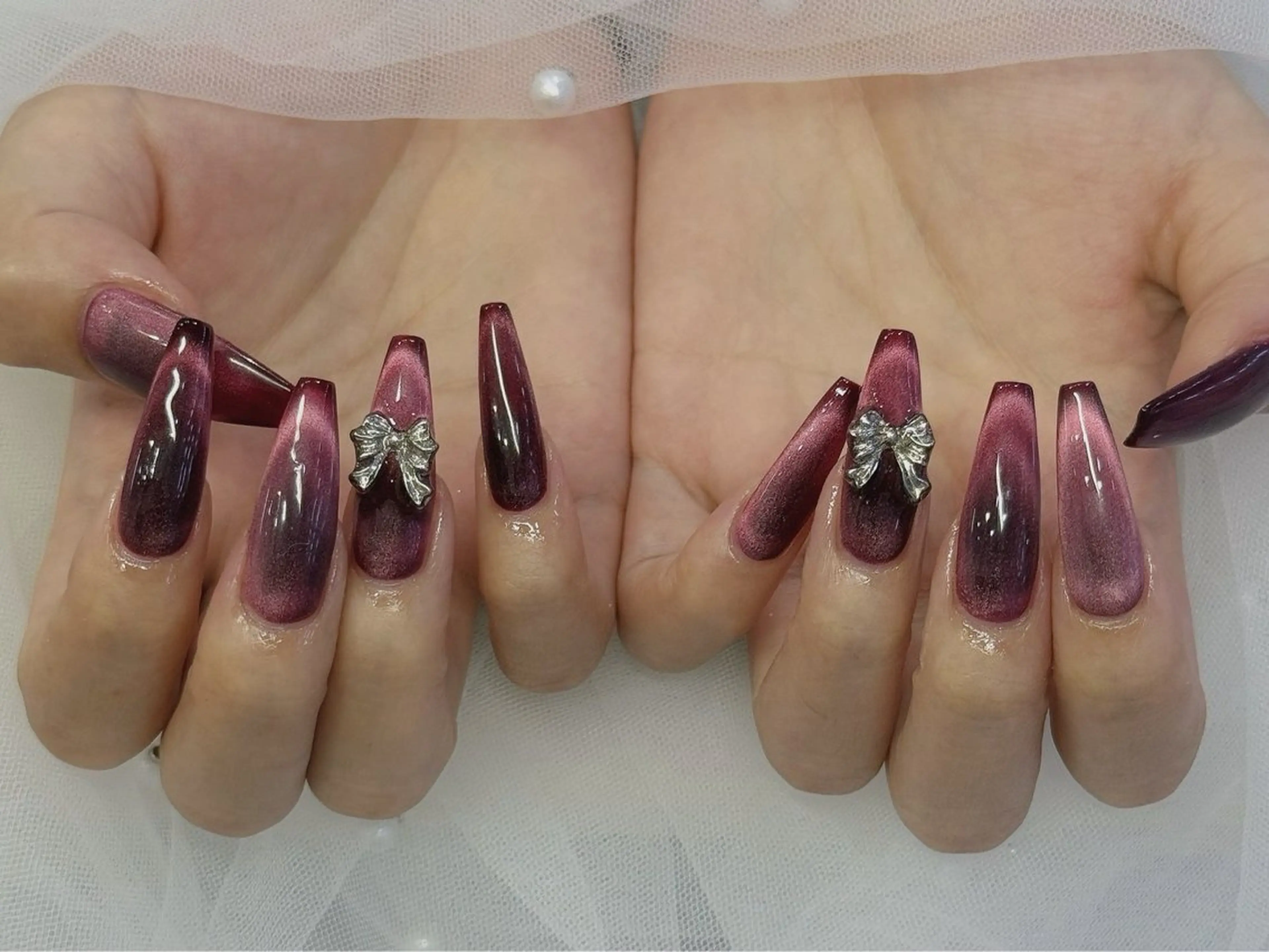 ネイル アートネイル オーロラネイル チークネイル 長さ出し フットネイル ハンドネイル ハンドケア Mio_ Noiranailのネイルデザイン