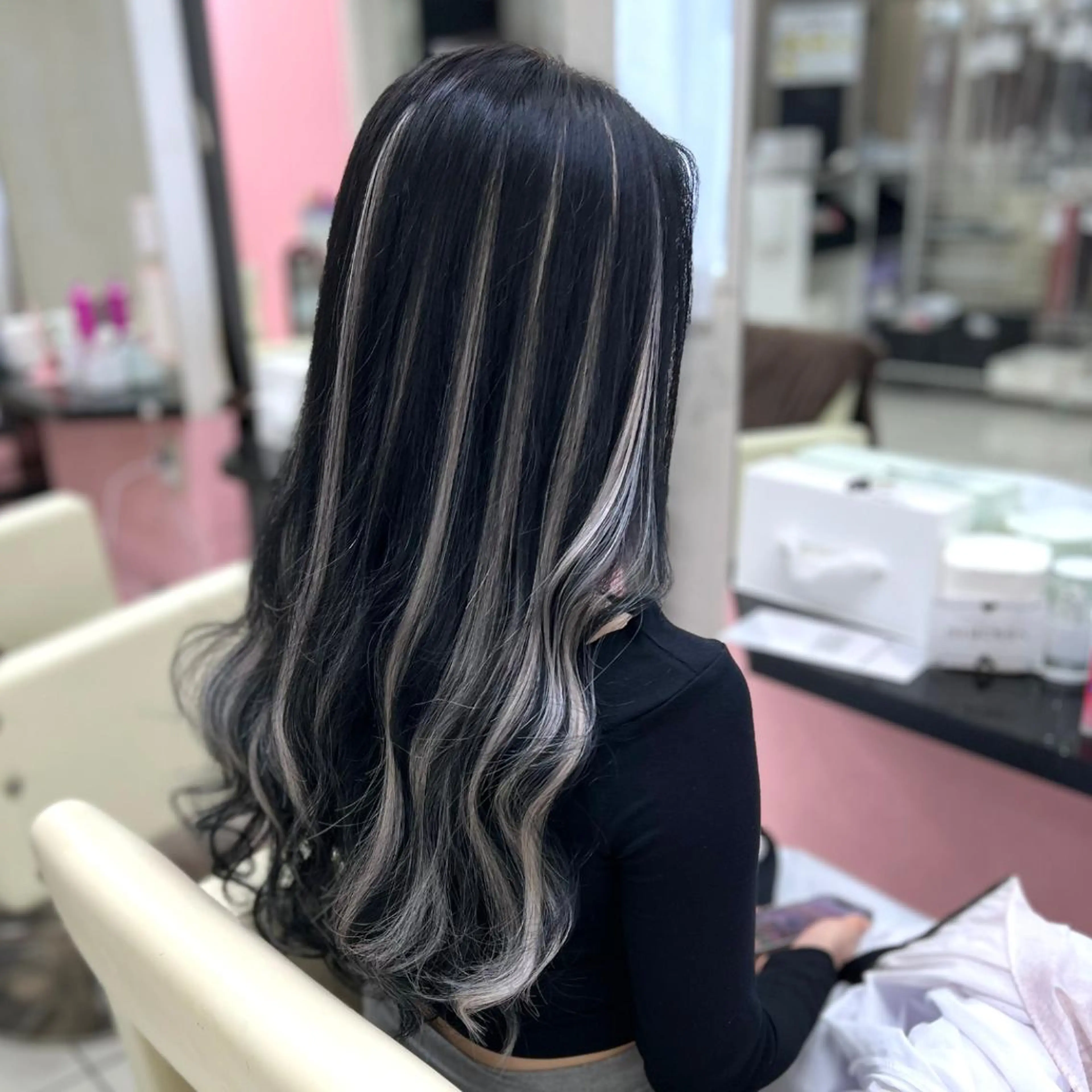 ロング エクステ ハイライト SEASON 大阪梅田駅徒歩7分のヘアスタイル