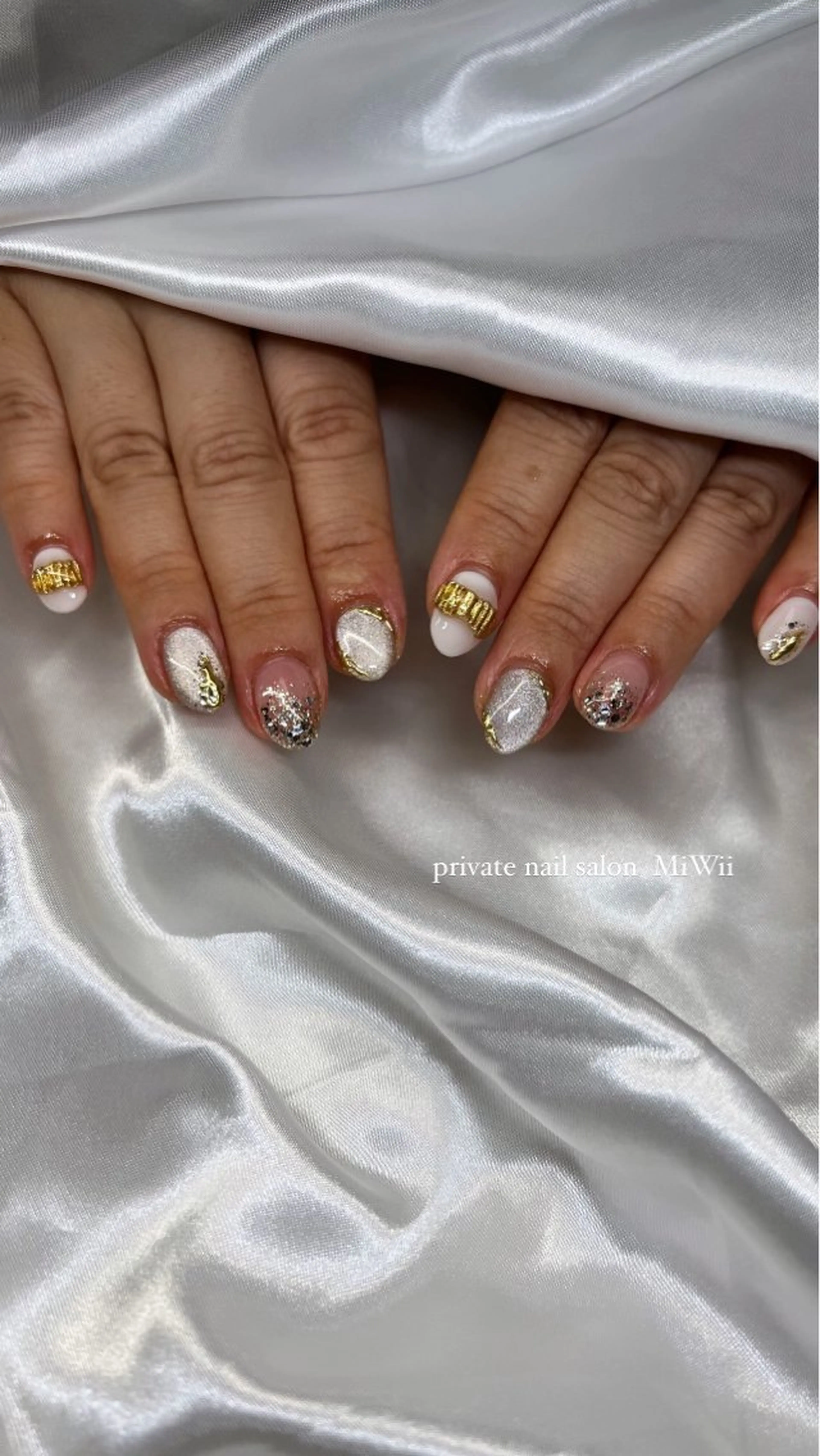 ネイル マグネットネイル ミラーネイル 𝐧𝐚𝐢𝐥 𝐌𝐢𝐖𝐢𝐢のネイルデザイン