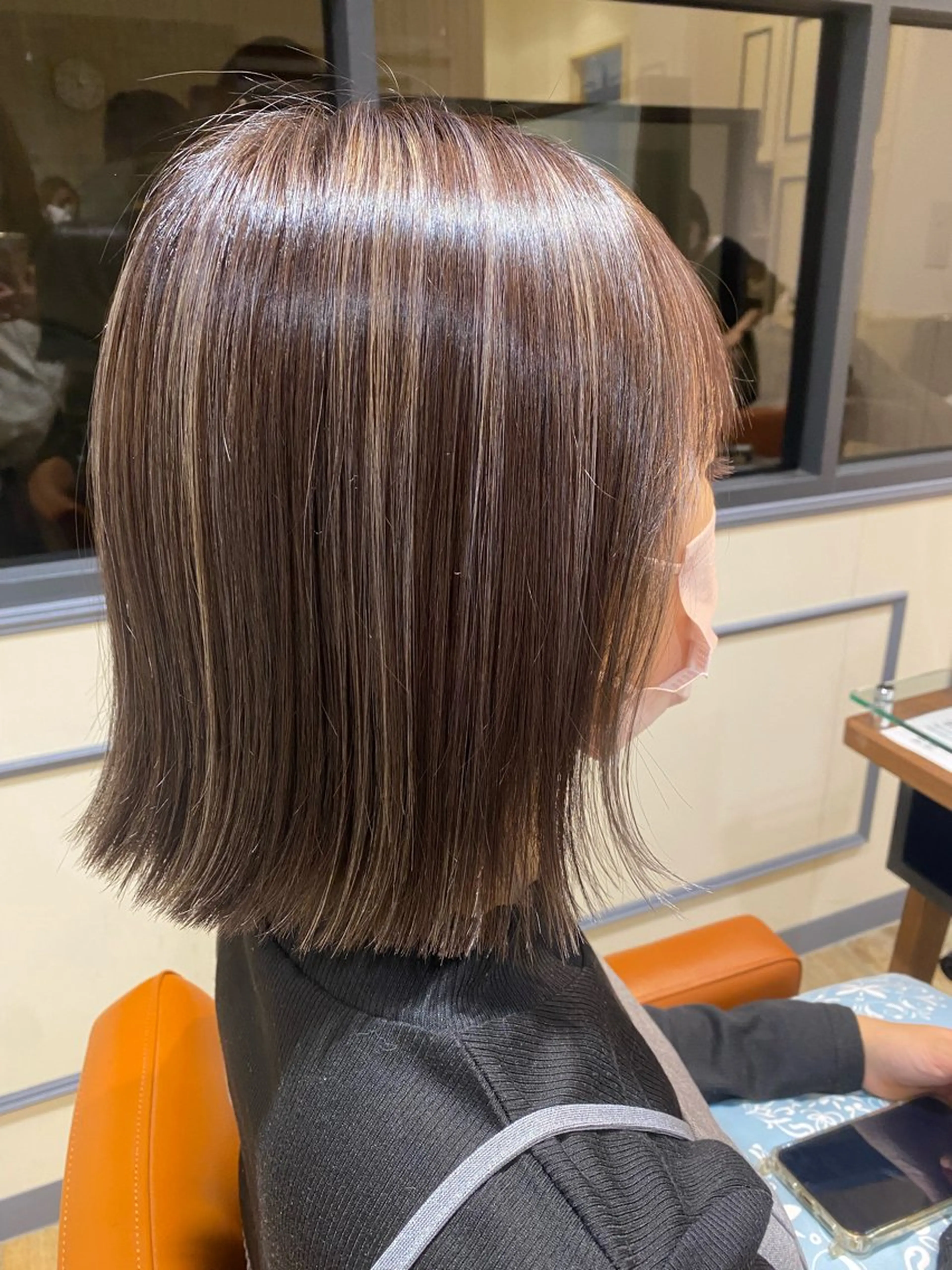 カラー 菅沼 紀世／顔周りレイヤーのヘアスタイル