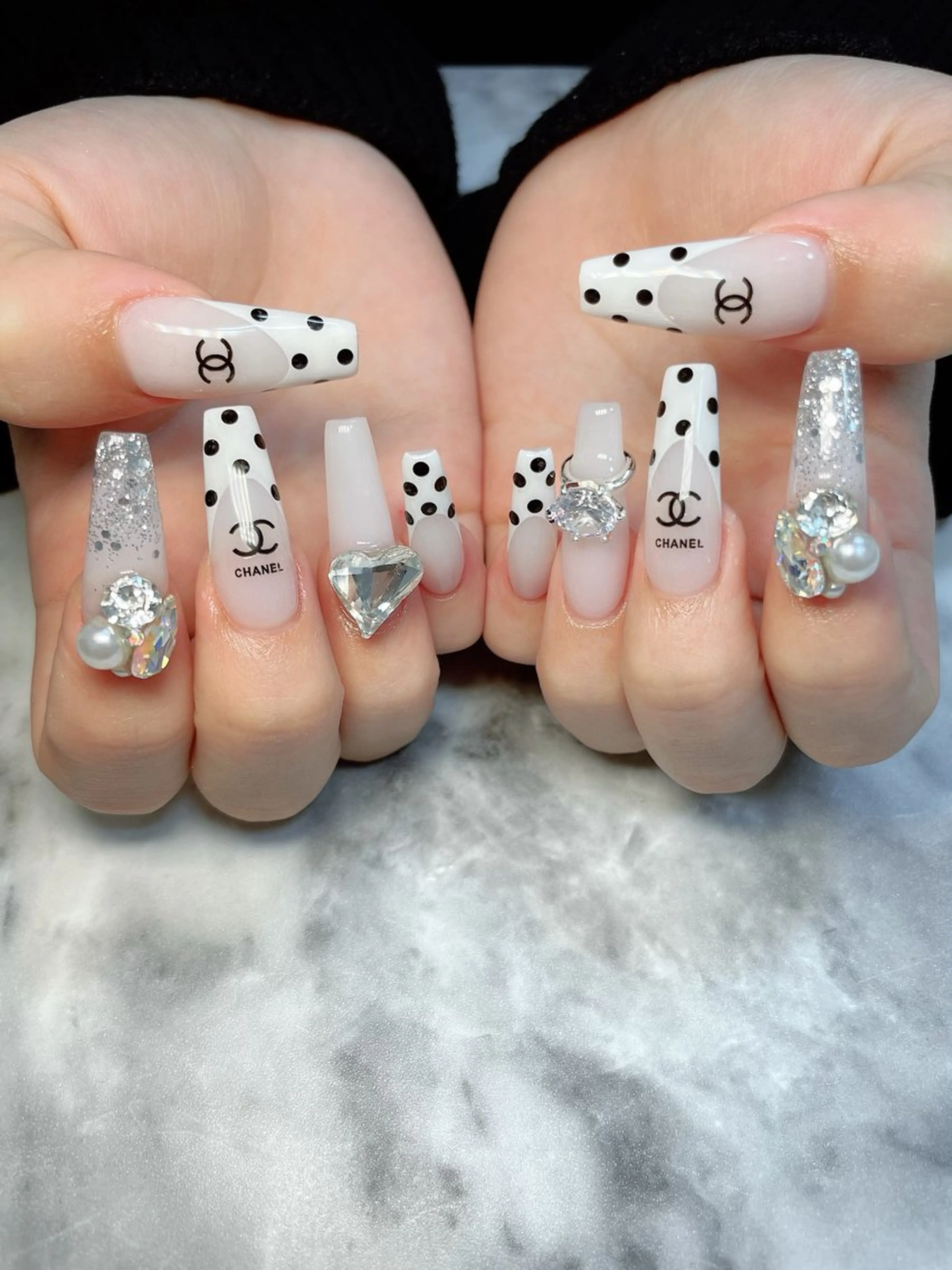 ネイル ハート ハンドネイル Kayo 💅のネイルデザイン